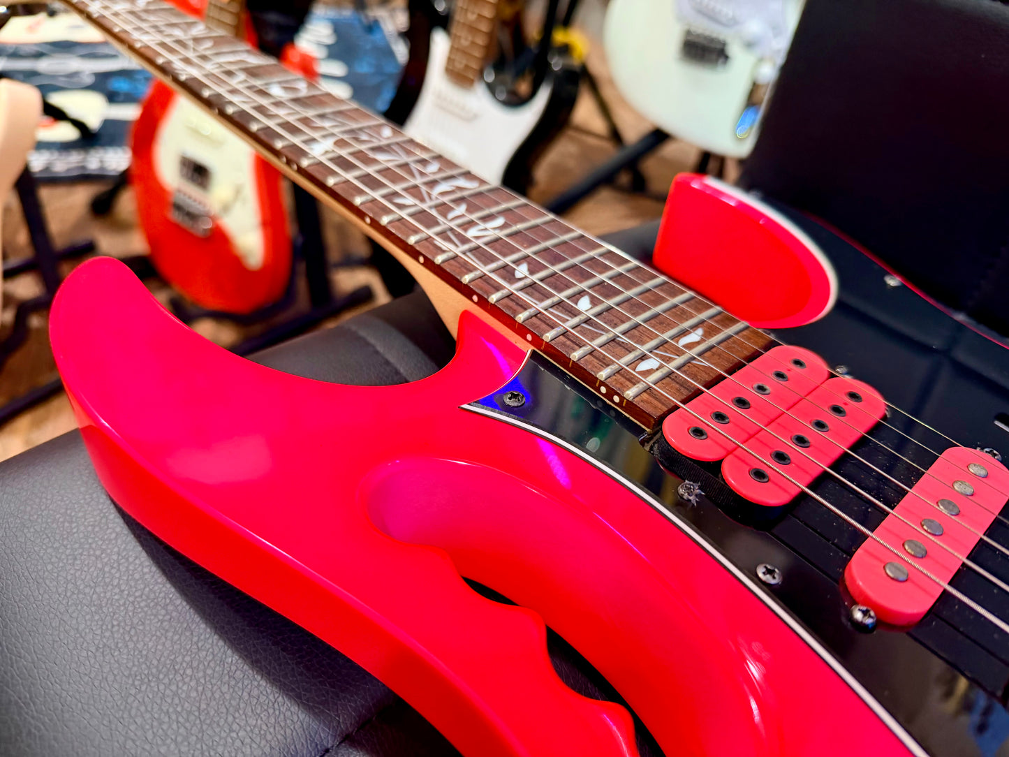 🔥2017🔥 Ibanez Steve Vai Jem Jr~ Neon Pink Junior~ Floyd Rose~ Wizard Neck!