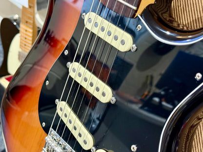 🔥LOLLAR 64 PICKUP UPGRADE🔥 Fender Vintera II ‘60s Stratocaster 2023~ Sunburst!