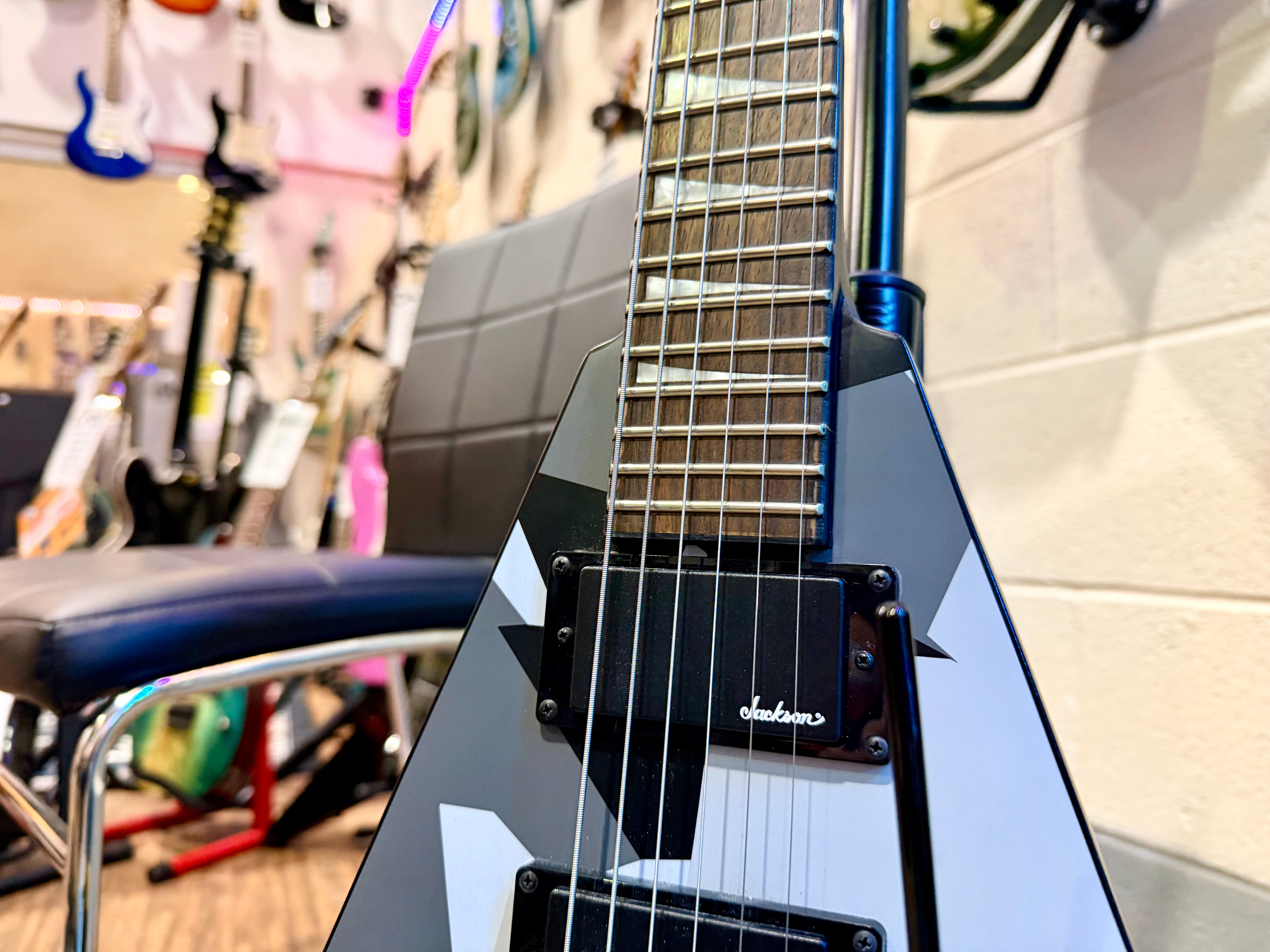 🔥2022🔥 Jackson Rhoads X Series RRX24 Winter Camo~ Hard Case~ Electric Guitar!