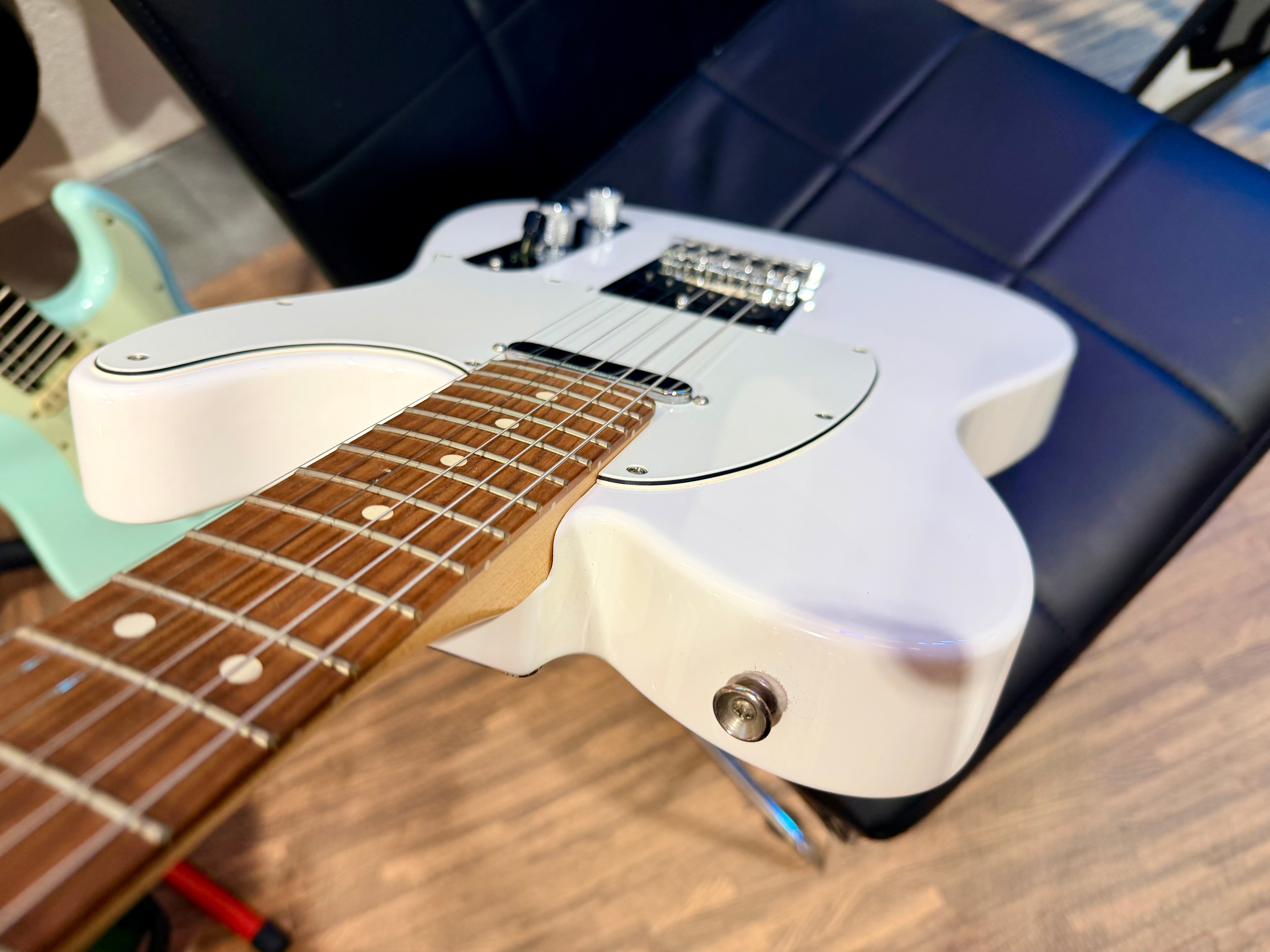 🌟MINT 2021🌟 Fender Player Telecaster Pau Ferro~Polar White~ Mexican MIM Tele