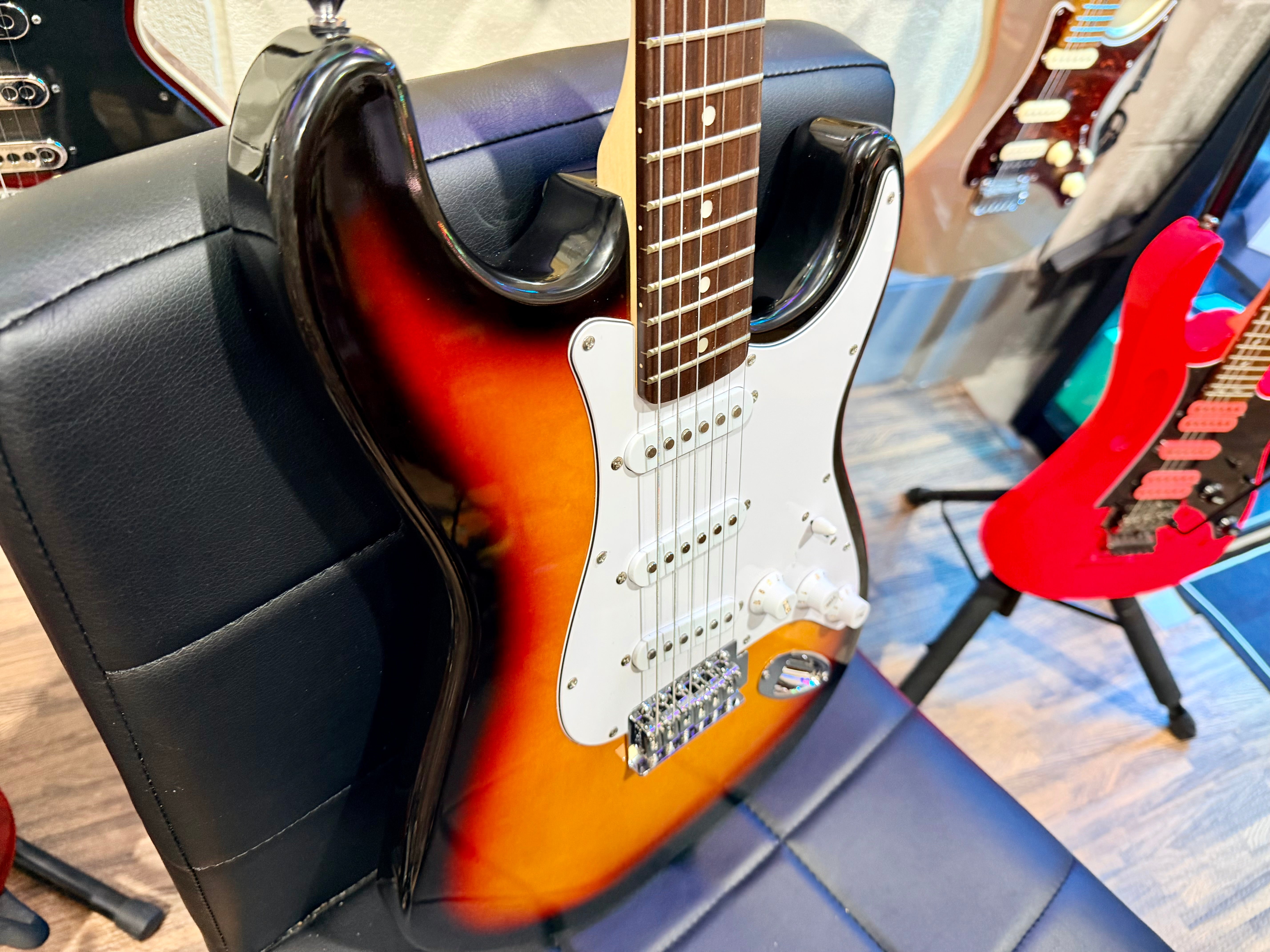 🎄XMAS DEAL🎄 Fazley Classic Series S Electric Guitar Sunburst + Amplifier~ NEW!