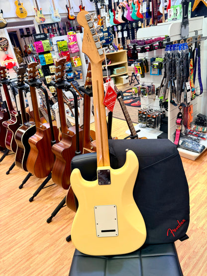 ✨MINT 2018✨ Fender Player Stratocaster HSS~ Buttercream Maple Neck + Gig Bag!