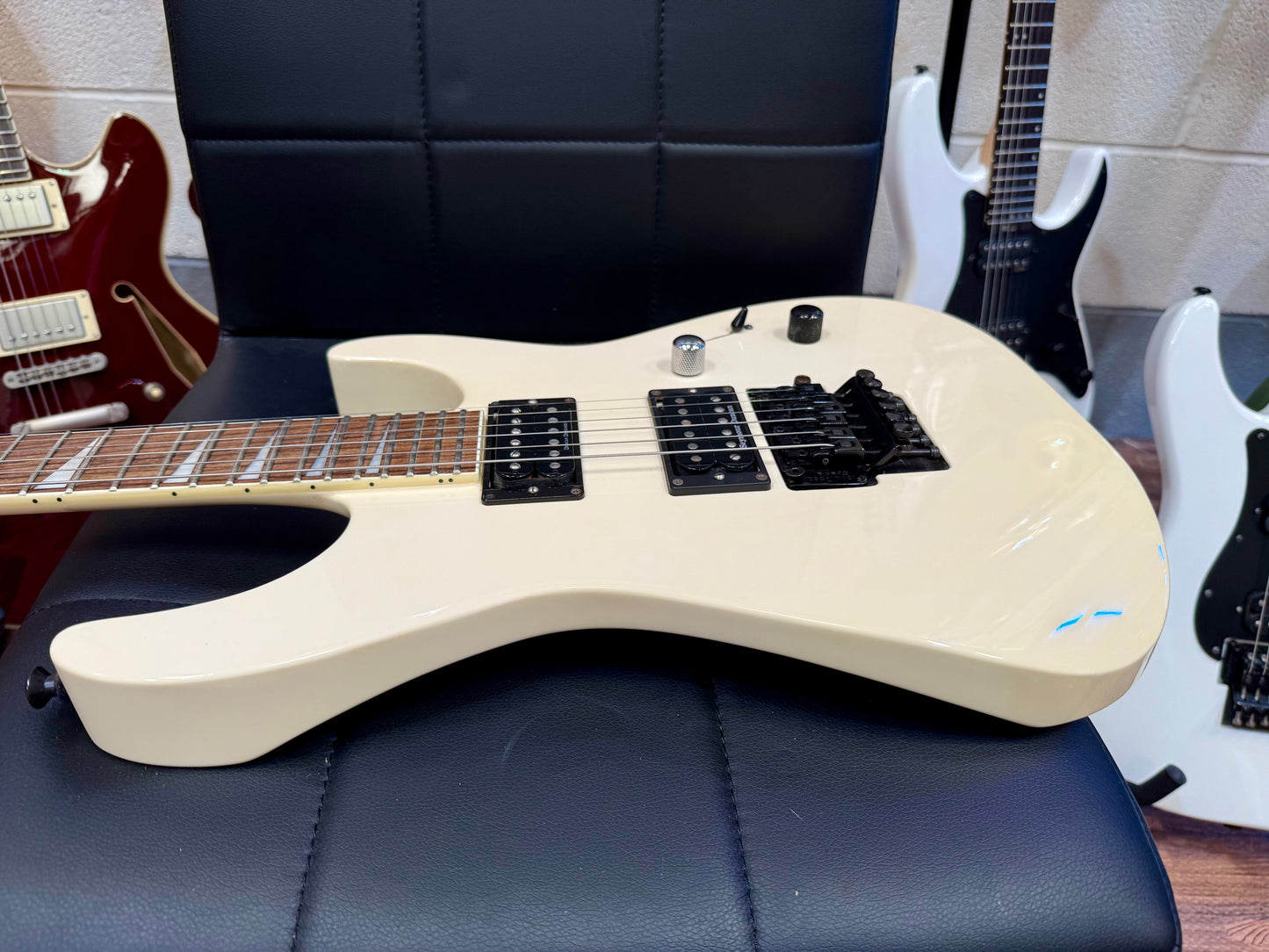 🔥SEYMOUR DUNCAN🔥 Jackson SLX DX Soloist Thru Neck~ Creme ’Vintage’ White!