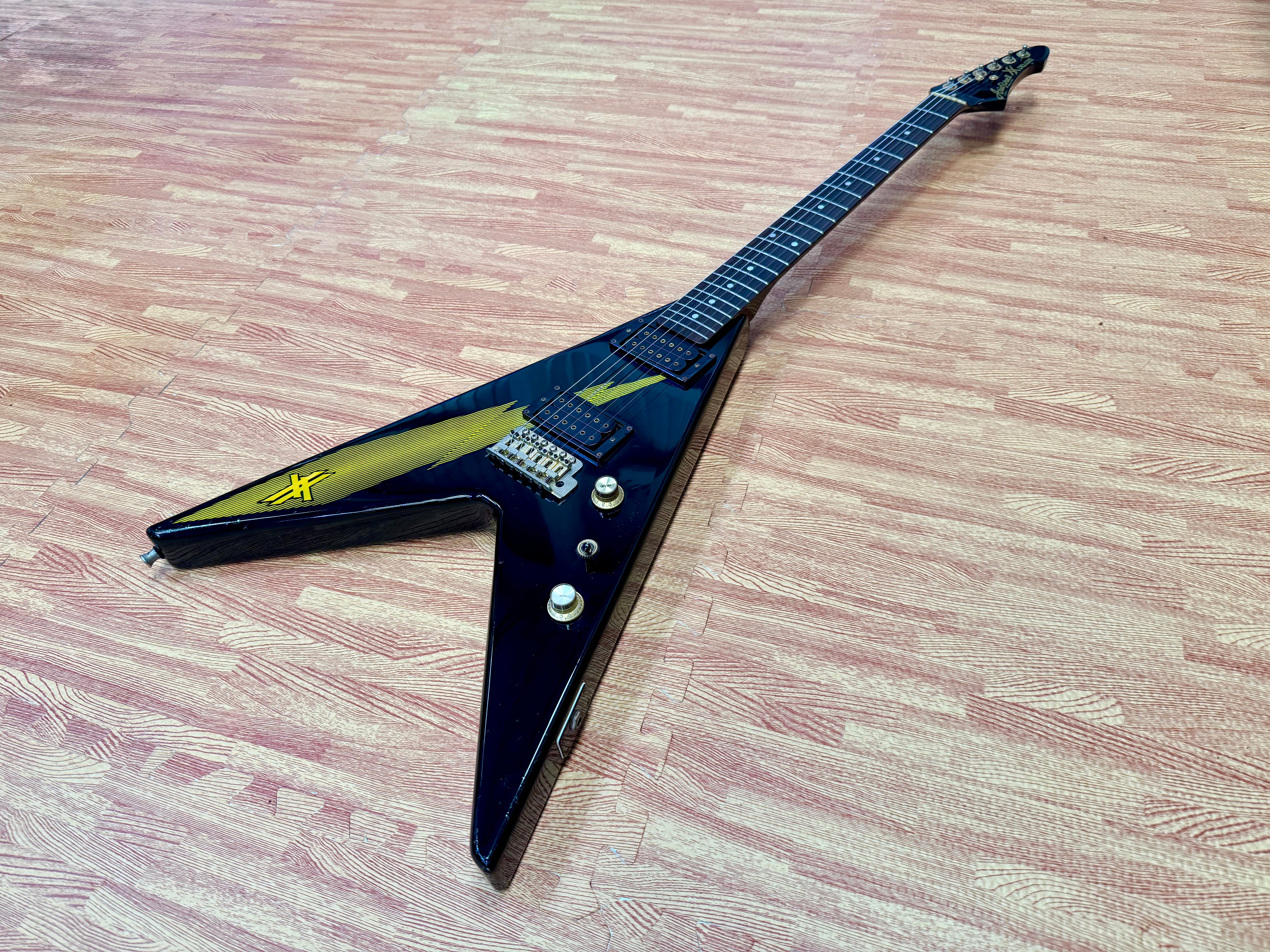 🇯🇵 1983 JAPAN 🇯🇵 Aria Pro II XX Deluxe Flying V 1983 Lightning