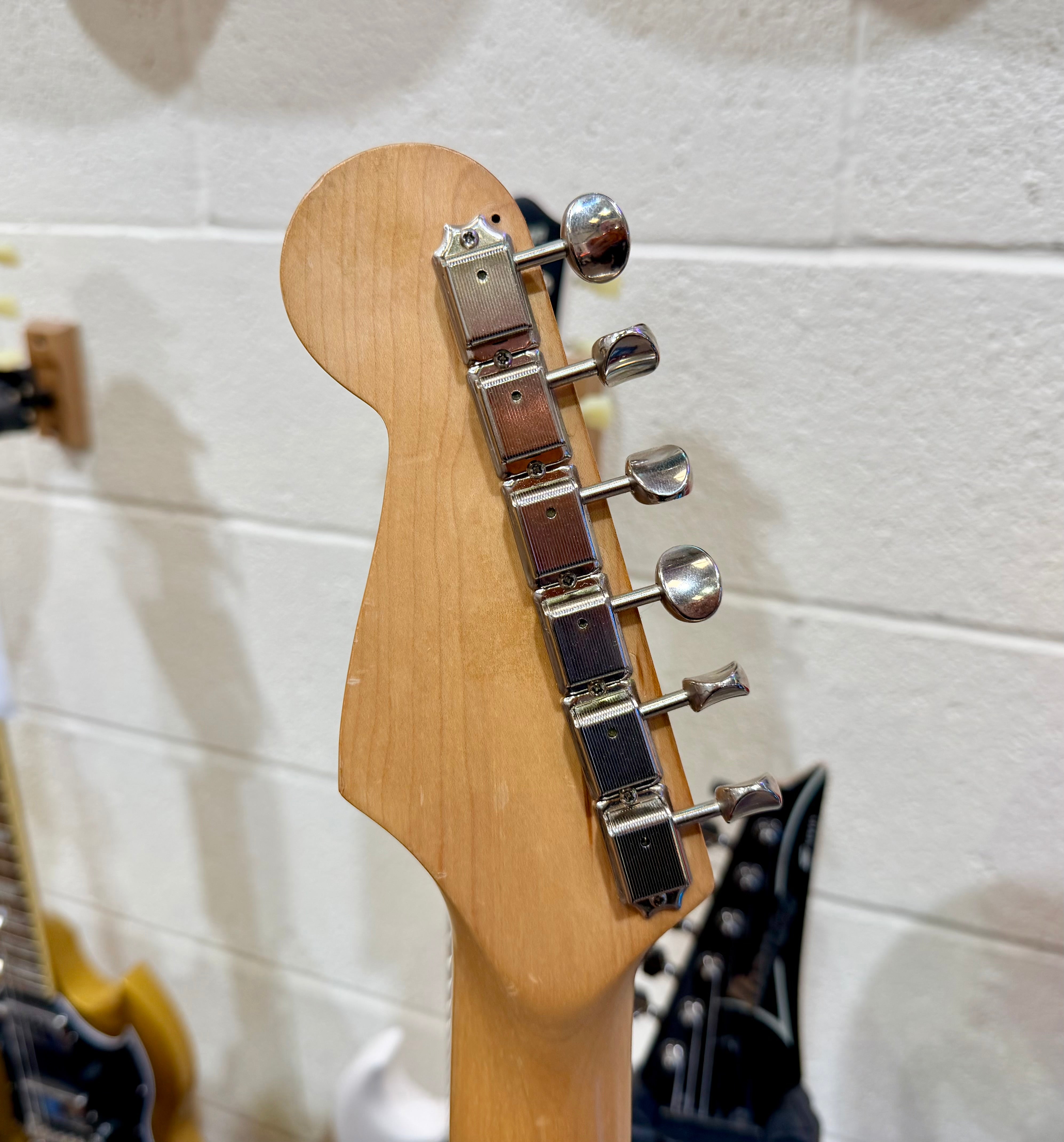 🎸 1995 KOREA 🎸Fender Squier Stratocaster~ Korean Made Strat~ Cherry Red!