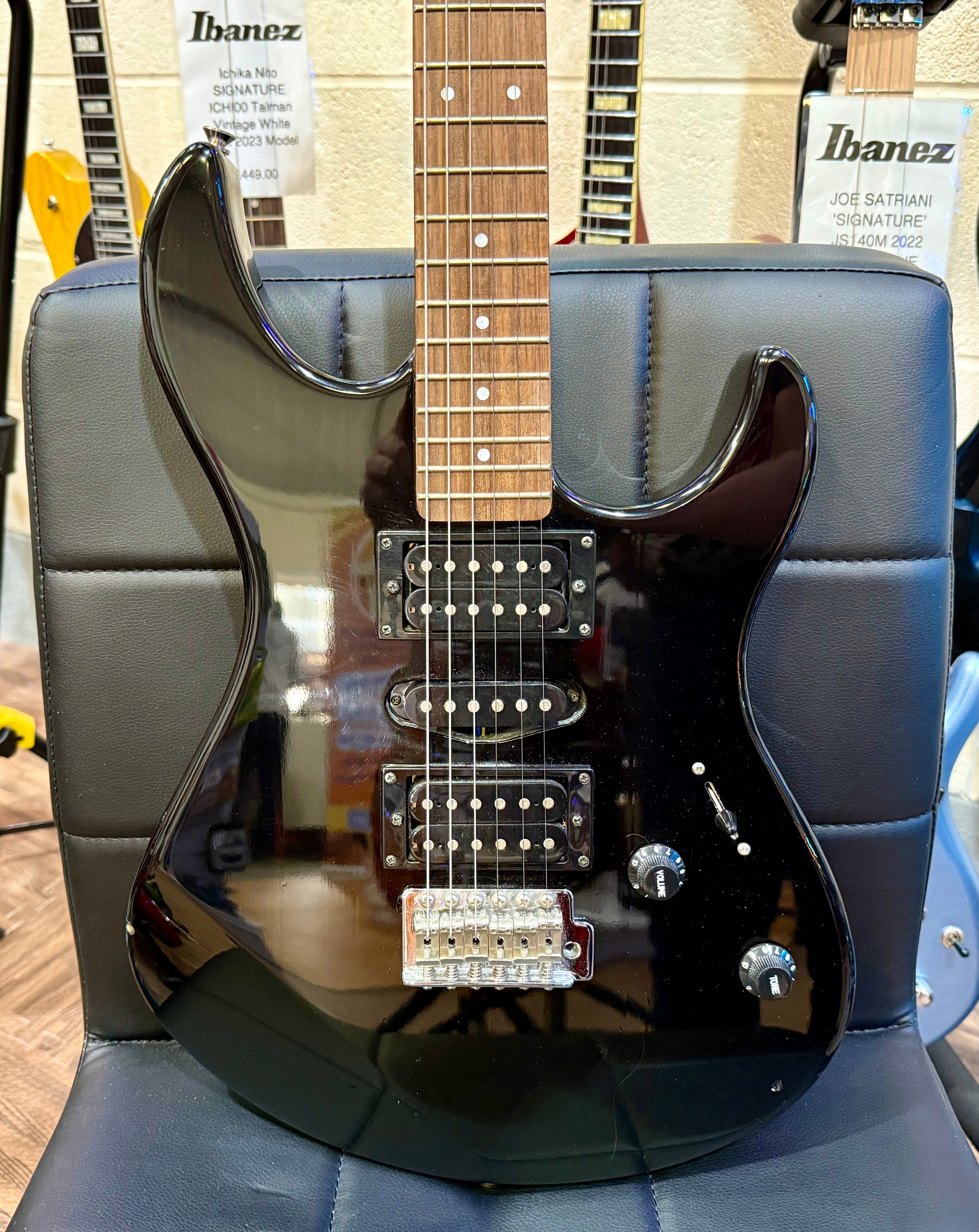 🌟PERFECT STARTER🌟 Yamaha ERG121 Electric Guitar In Gloss Black~ HSH Pickups!