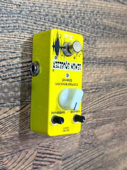🍋 Xvive XV9 Lemon Squeezer Pedal~ Guitar Analog Compressor FX Unit 🍋