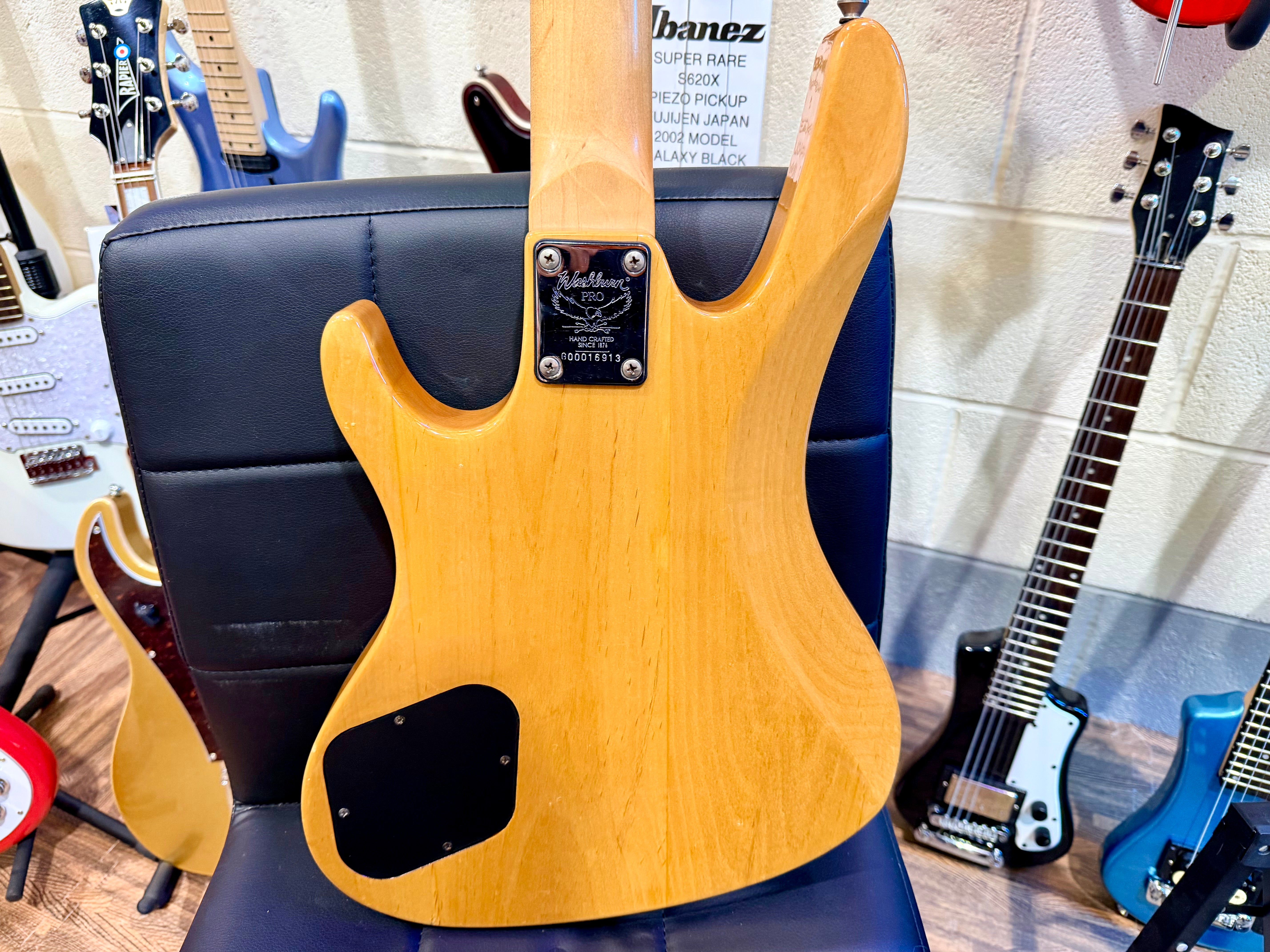 🎸 Washburn XB100 Electric Bass Guitar~ Hard Case~ Natural Gloss 🎸