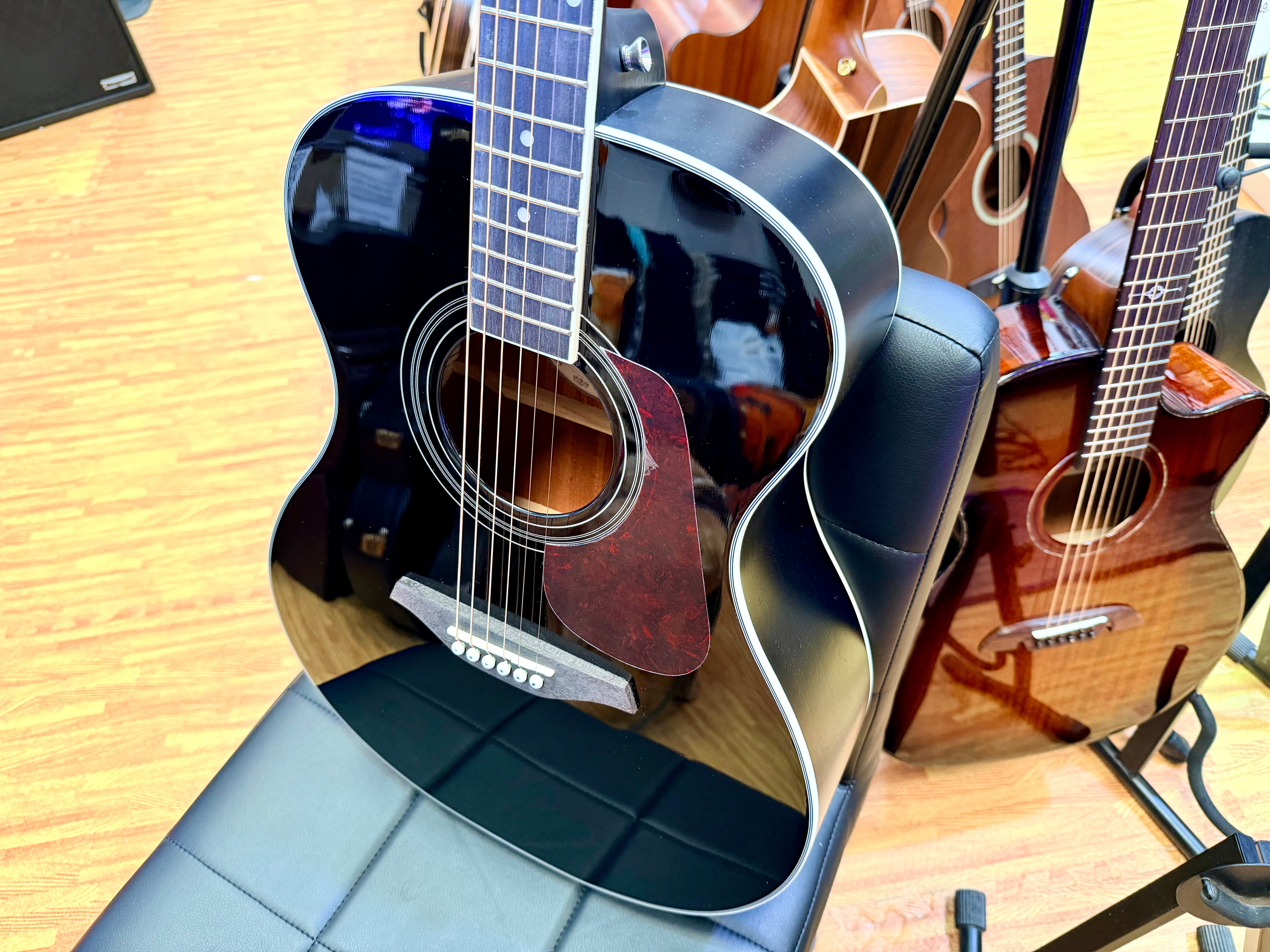 🌟NEW🌟 Vintage VE330 Electro Acoustic Guitar~ Gloss Black~ Solid Spruce Top!