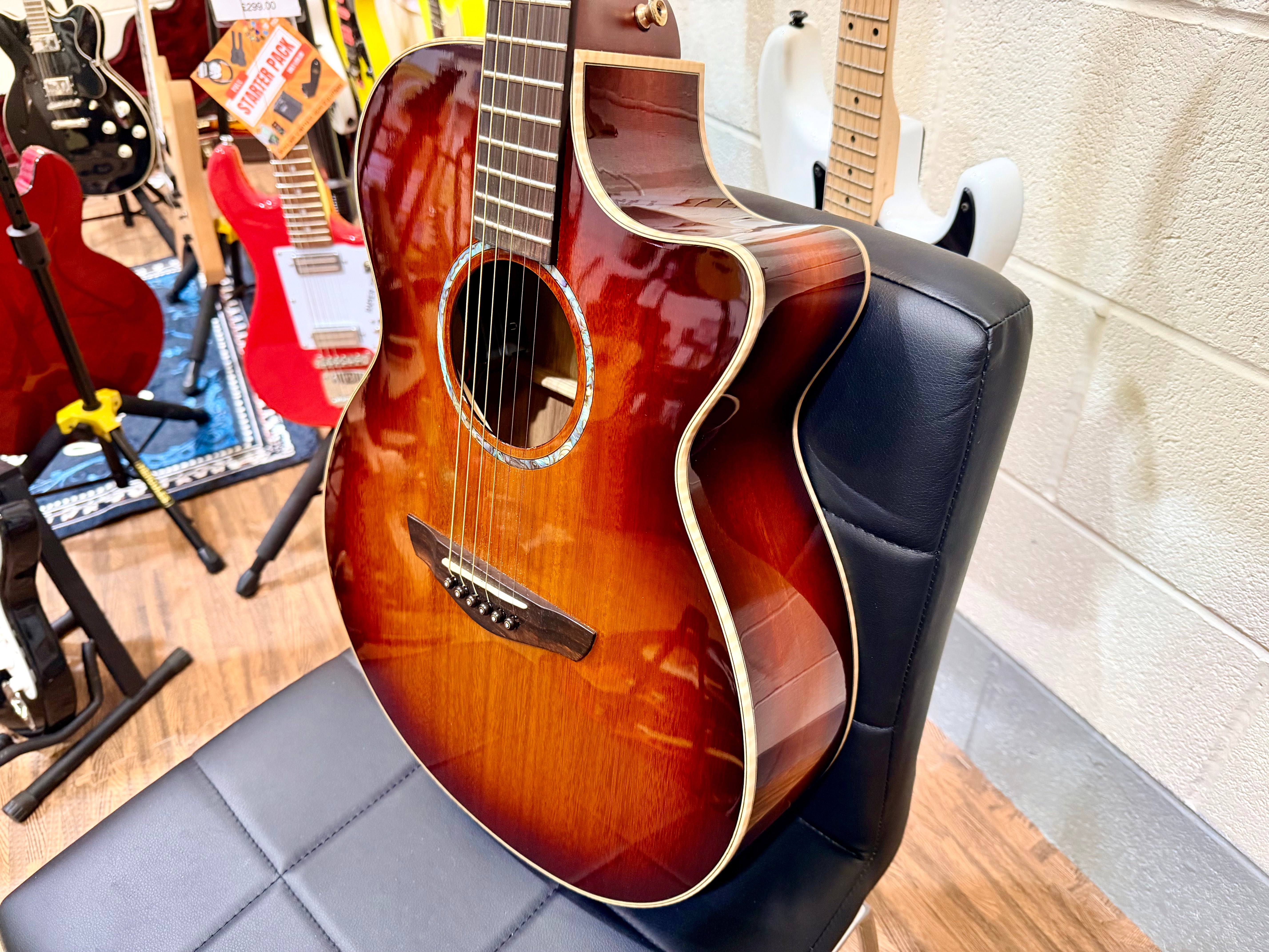 🌟MINT🌟 Faith FVBMB Venus Trembesi Blood Moon Burst~ Electro Acoustic~ Hard Case!