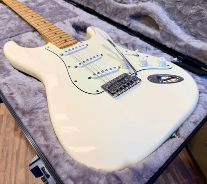🌟2014🌟 Fender Standard Stratocaster~ Mexican Strat~ Arctic White~ Hard Case!