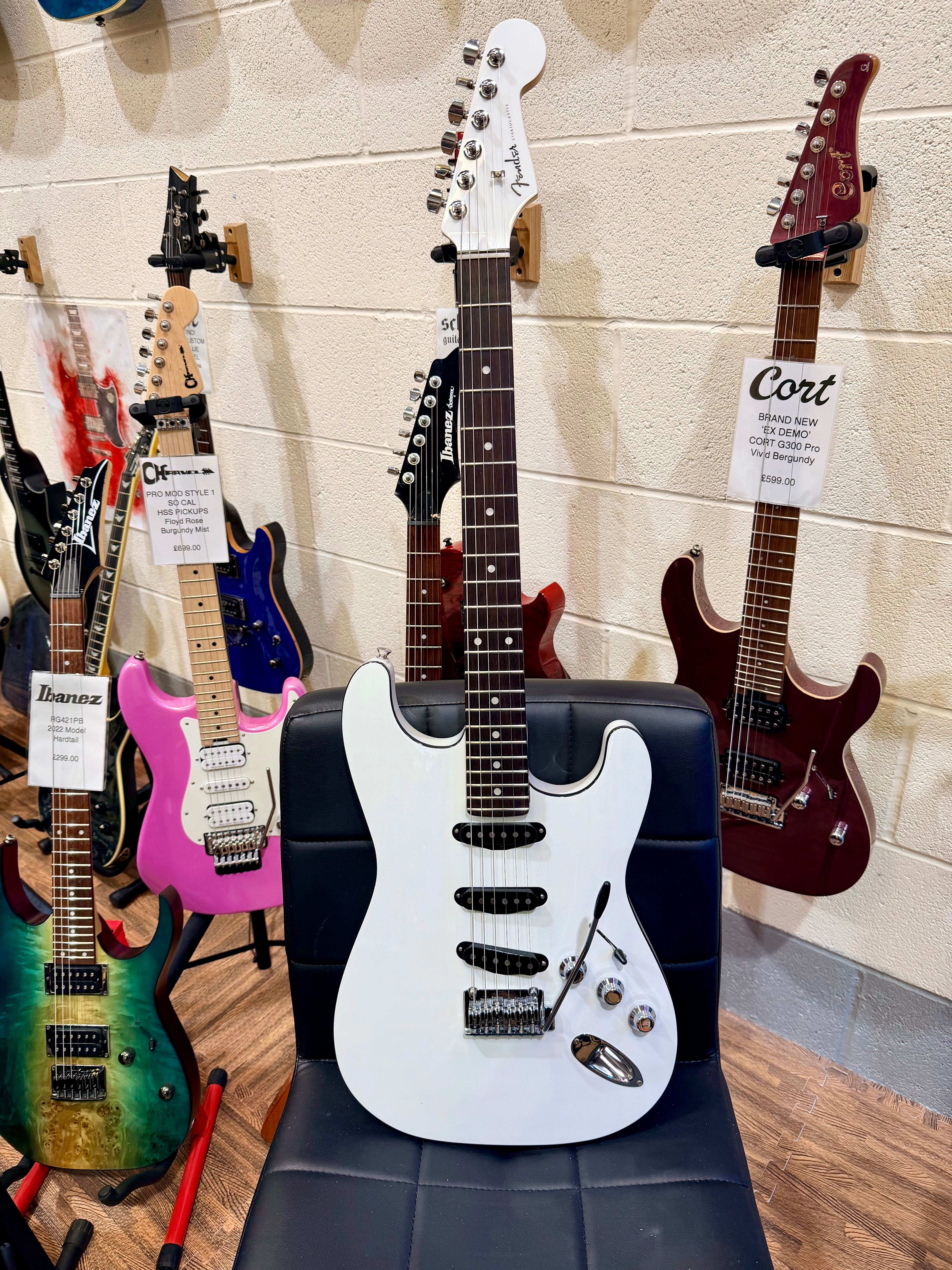 🔥MINT🔥 Fender Aerodyne Special Stratocaster~ Bright White~ 2022 Made In Japan!