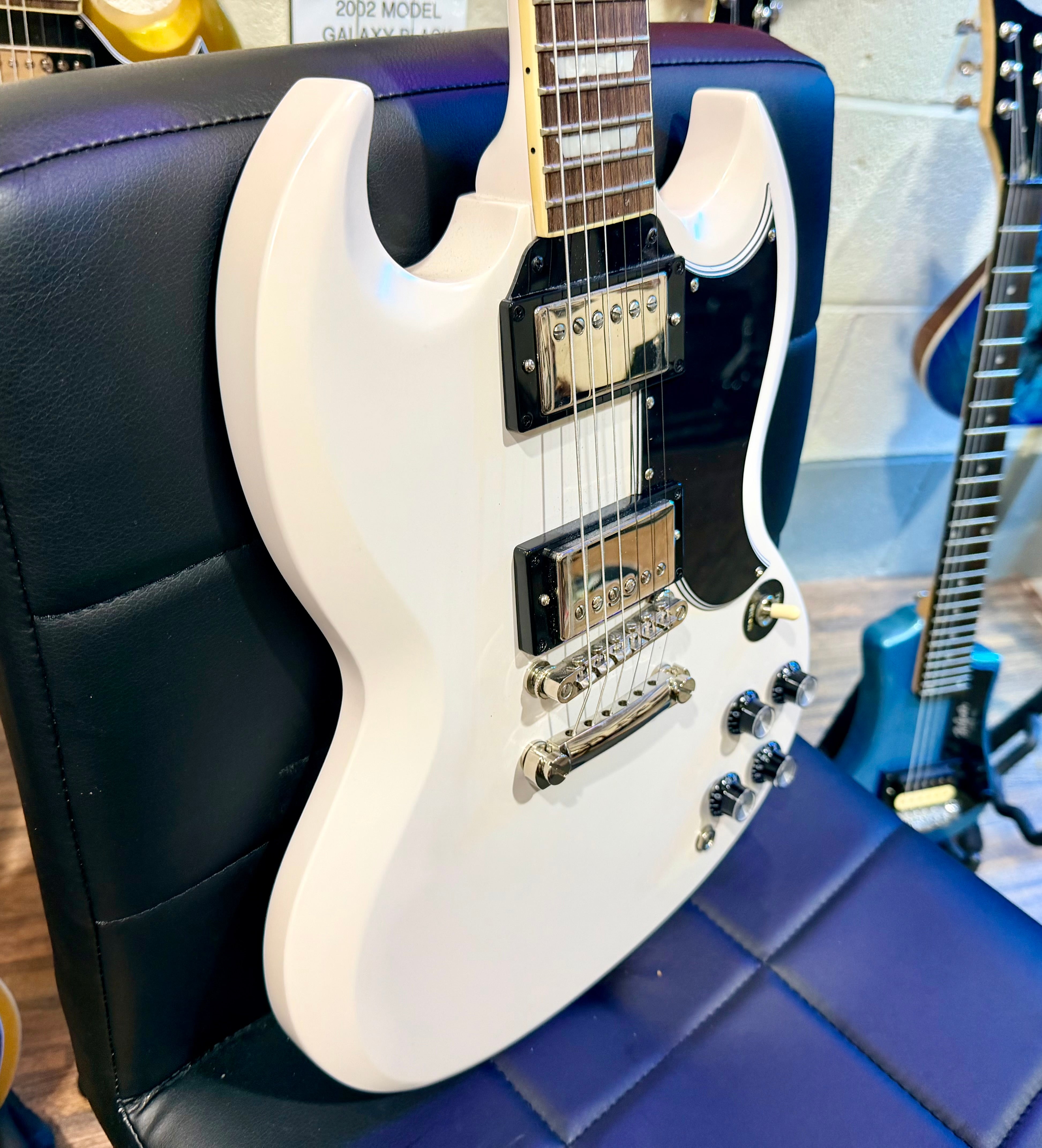 🌟2022🌟 Epiphone 1961 Les Paul SG Standard~ Aged Classic White~ ‘61 + Hard Case