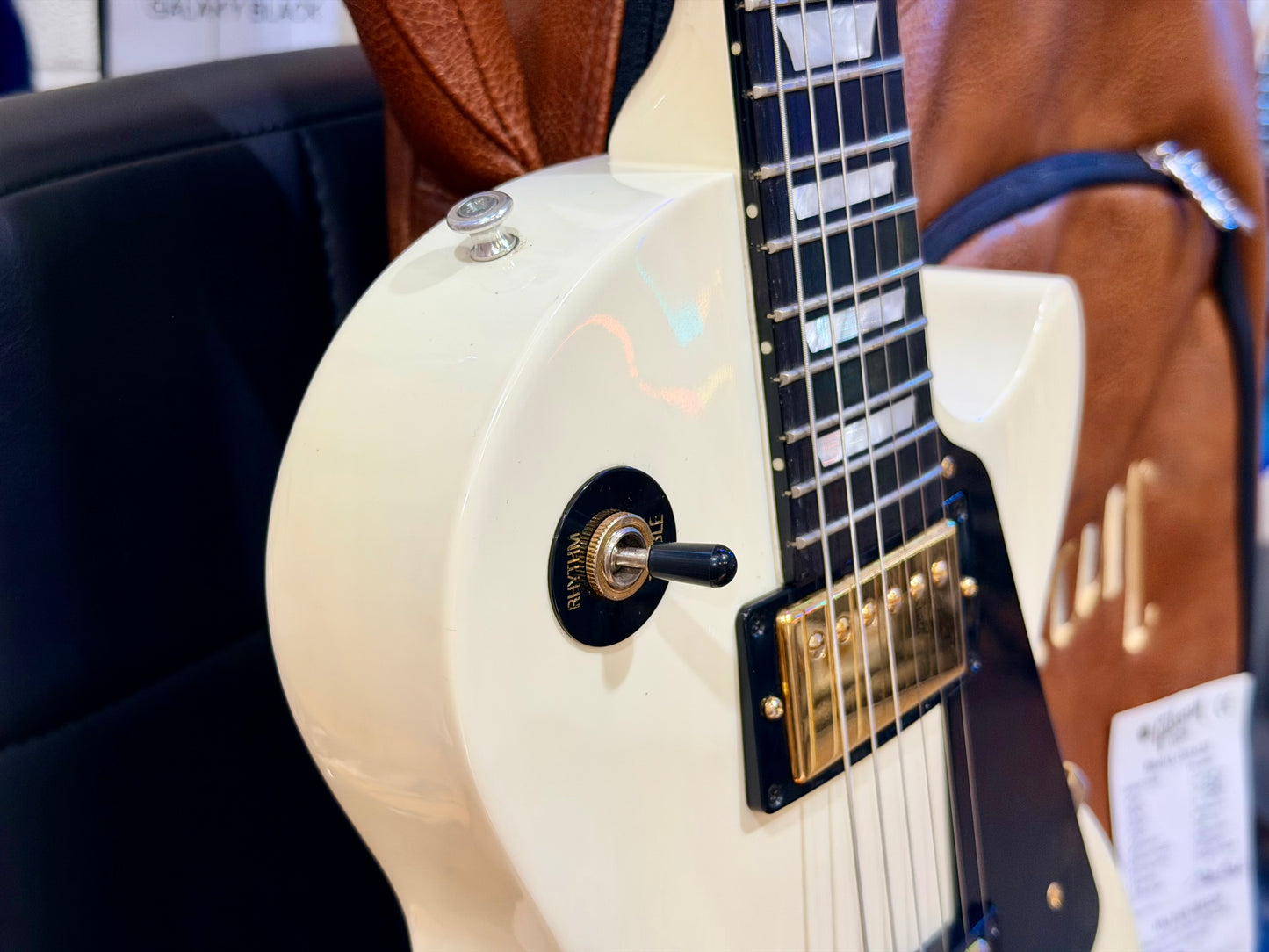 🌟2009🌟 Gibson Les Paul Studio~ Alpine White & Gold~ Ebony Fretboard~ Gig Bag!