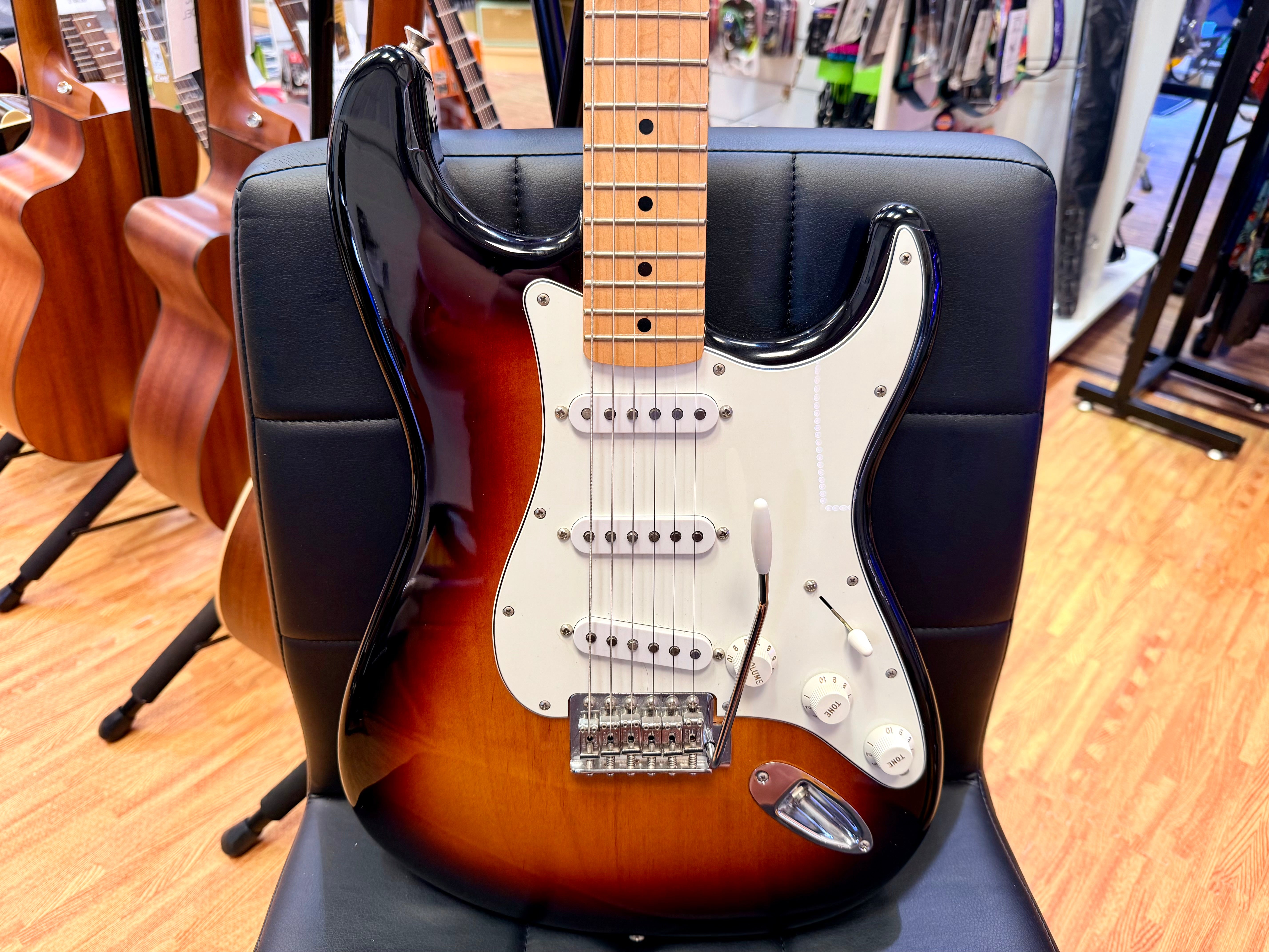 ☀️2017☀️ Fender Standard Stratocaster~ Mexican MIM~ Brown Sunburst~ Maple~ Strat