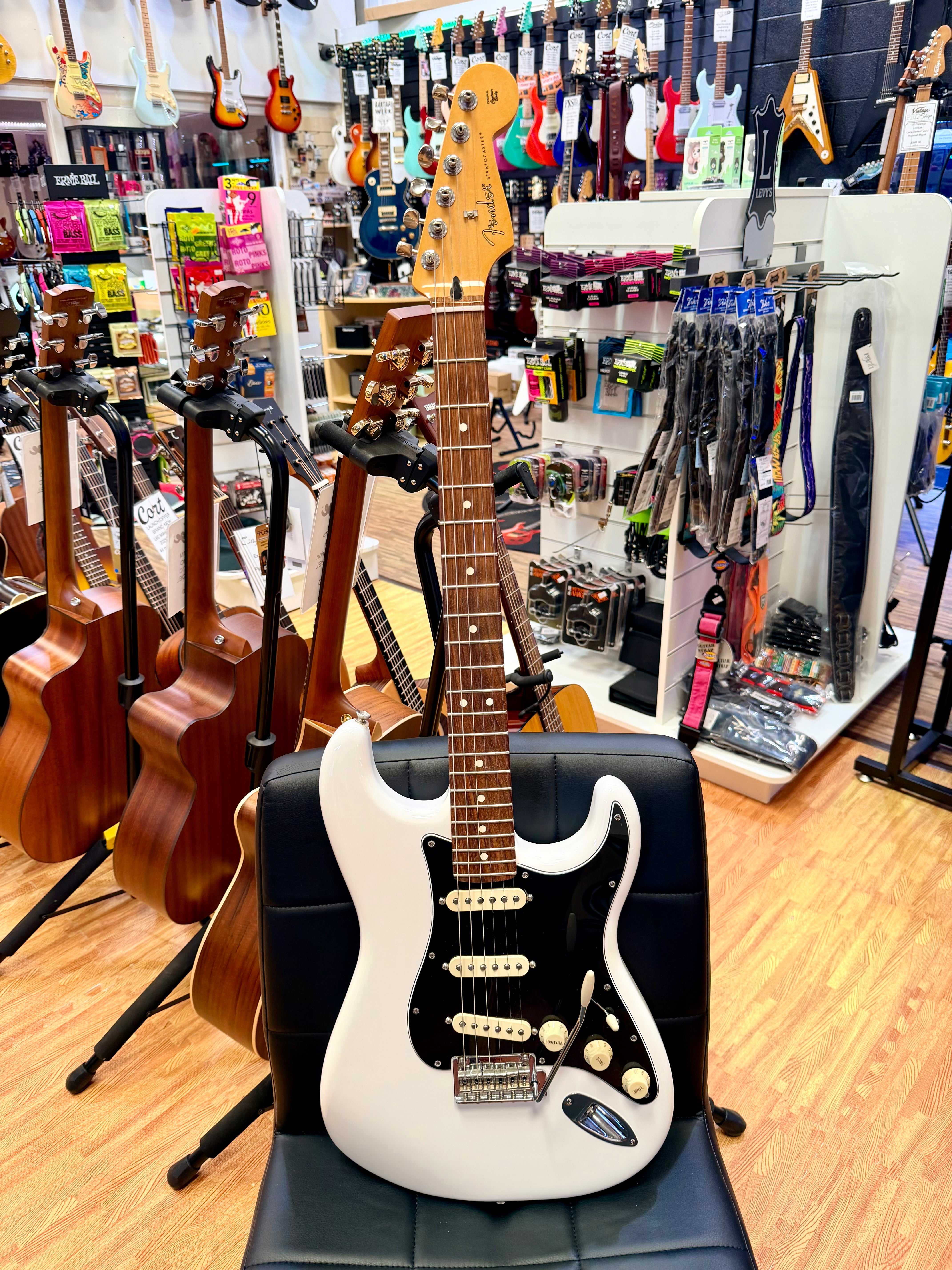 ⚡️2024⚡️ Fender Player II Stratocaster~ Polar White Electric Guitar~ Rosewood RW