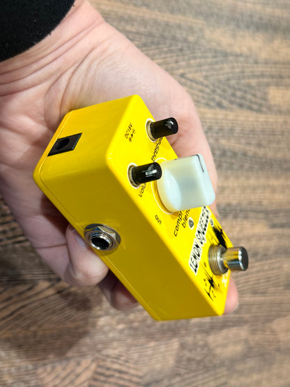 🍋 Xvive XV9 Lemon Squeezer Pedal~ Guitar Analog Compressor FX Unit 🍋