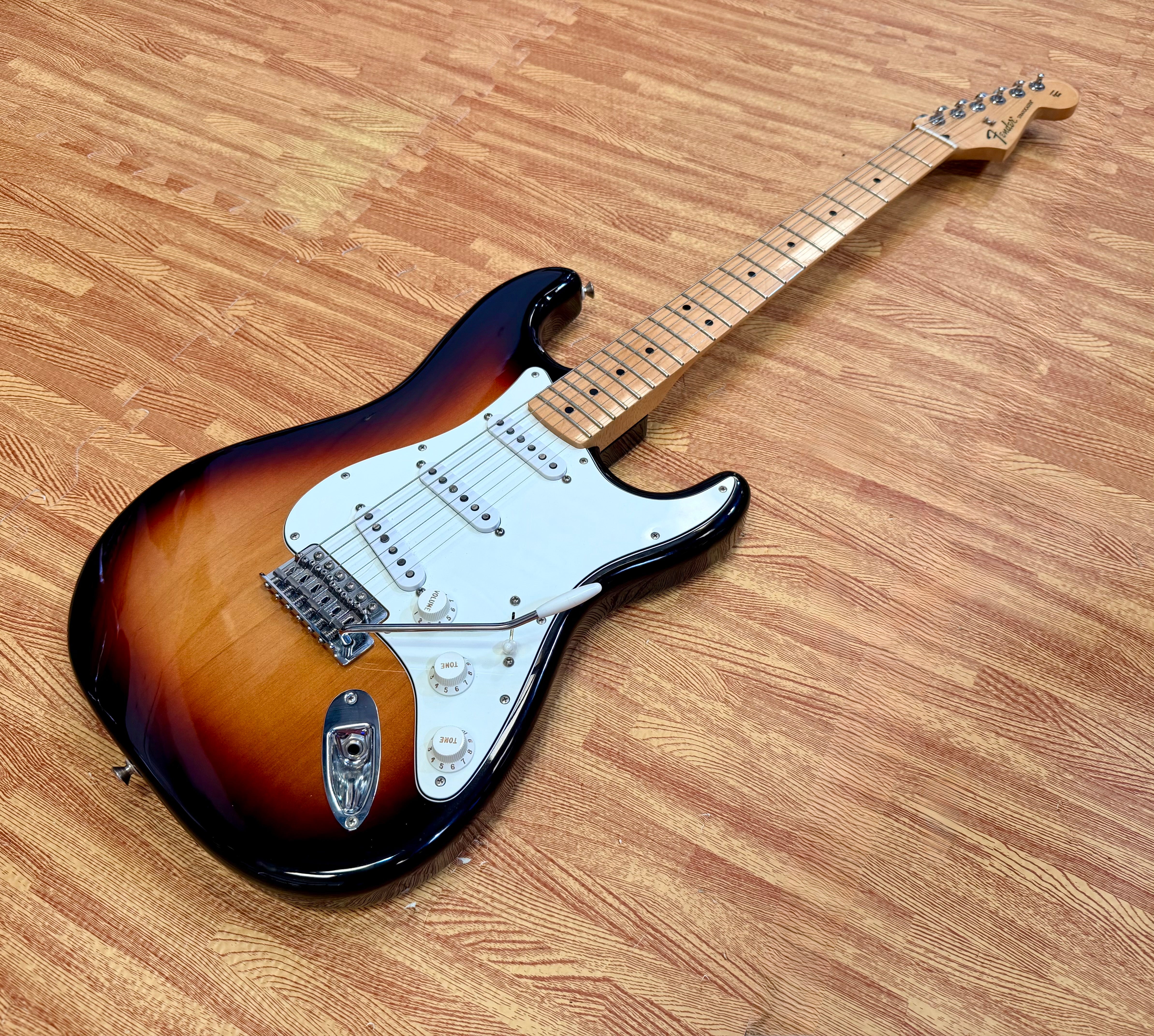 ☀️2017☀️ Fender Standard Stratocaster~ Mexican MIM~ Brown Sunburst~ Maple~ Strat