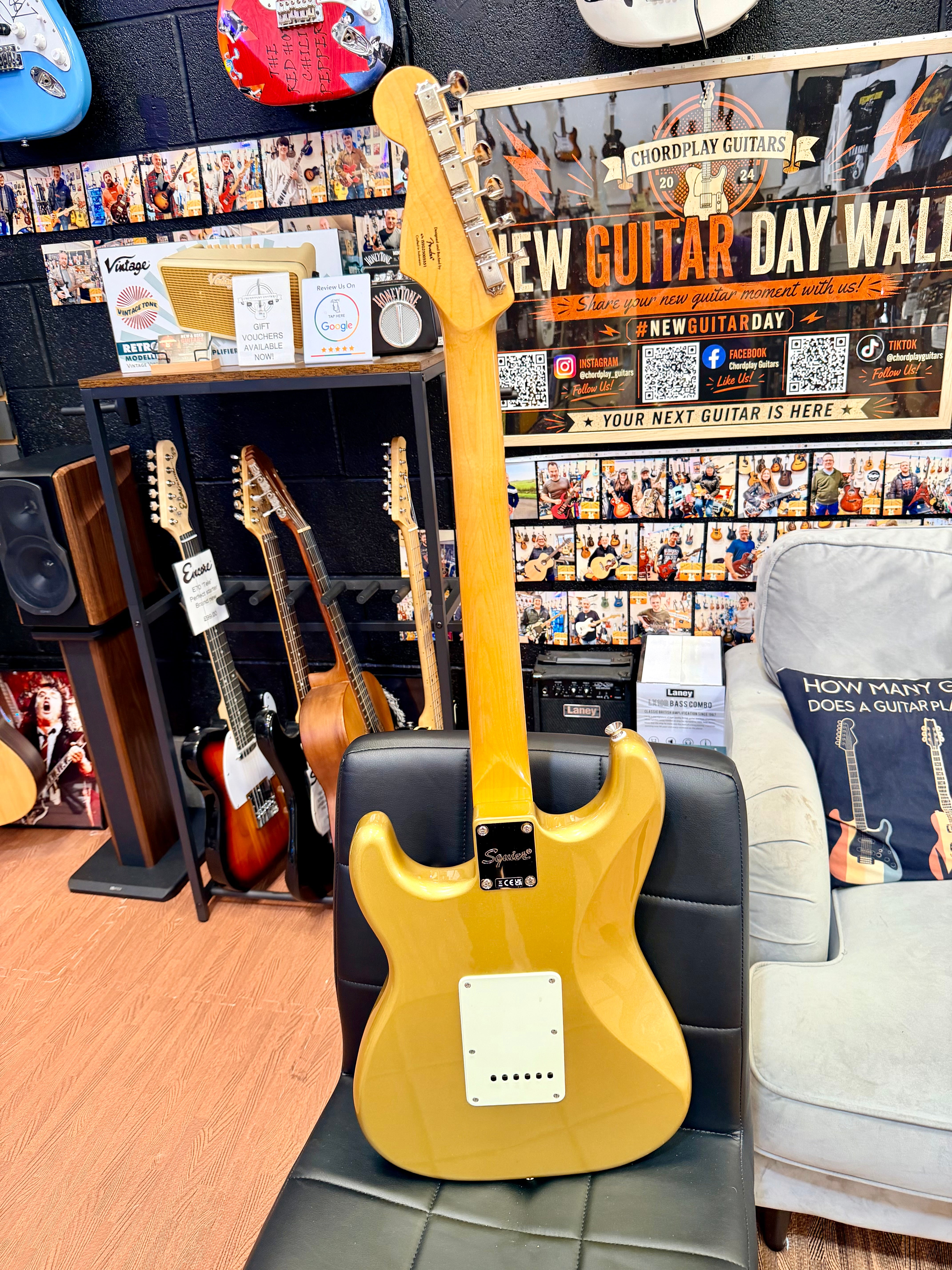 ✨MINT✨ Fender Squier FSR Classic Vibe 60s Stratocaster~ Aztec Gold~ 2025 Strat