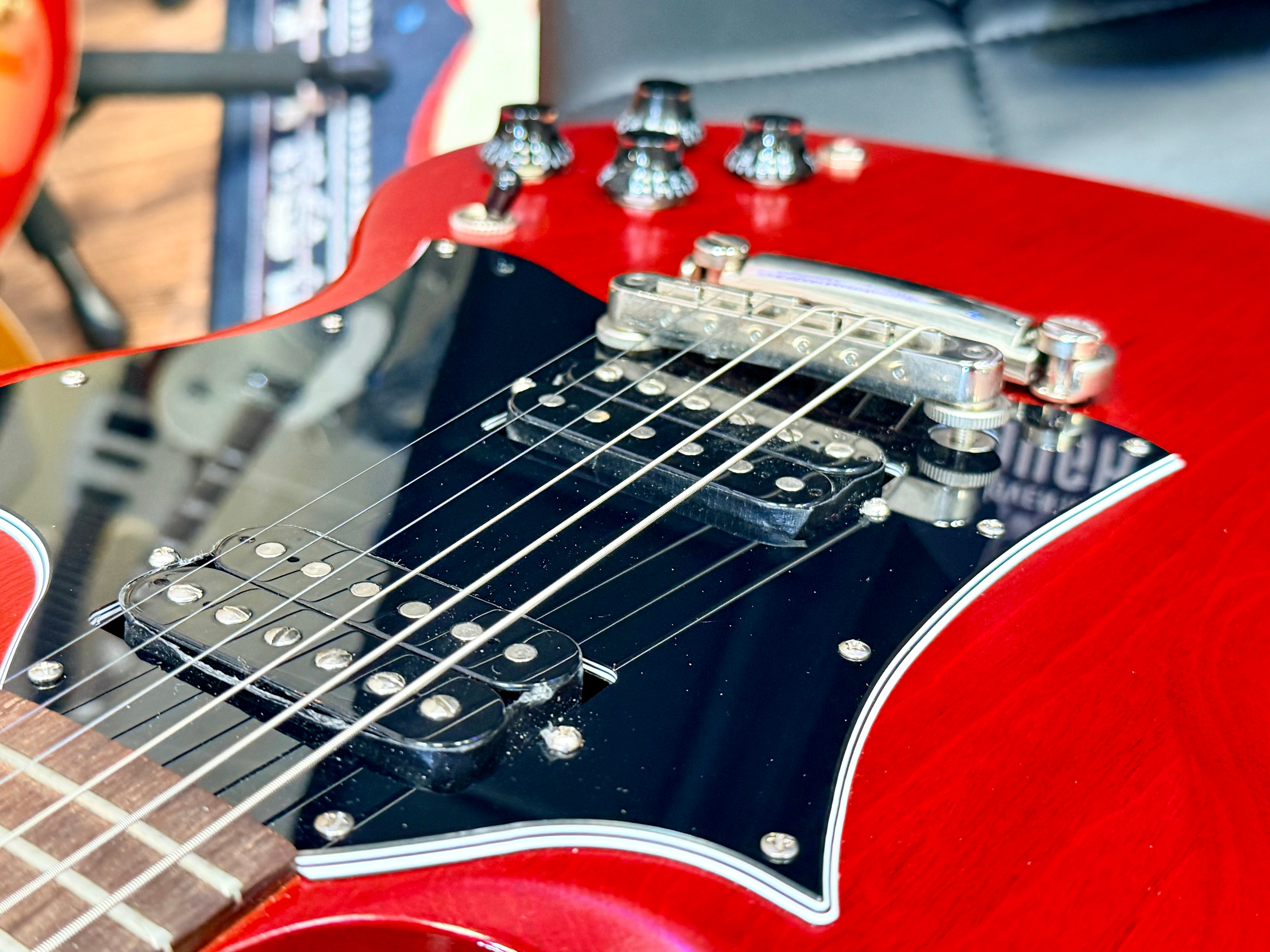 🍒2022🍒 Gibson SG Tribute~ Worn Satin Cherry USA + Deluxe Gig Bag~ Cherished!