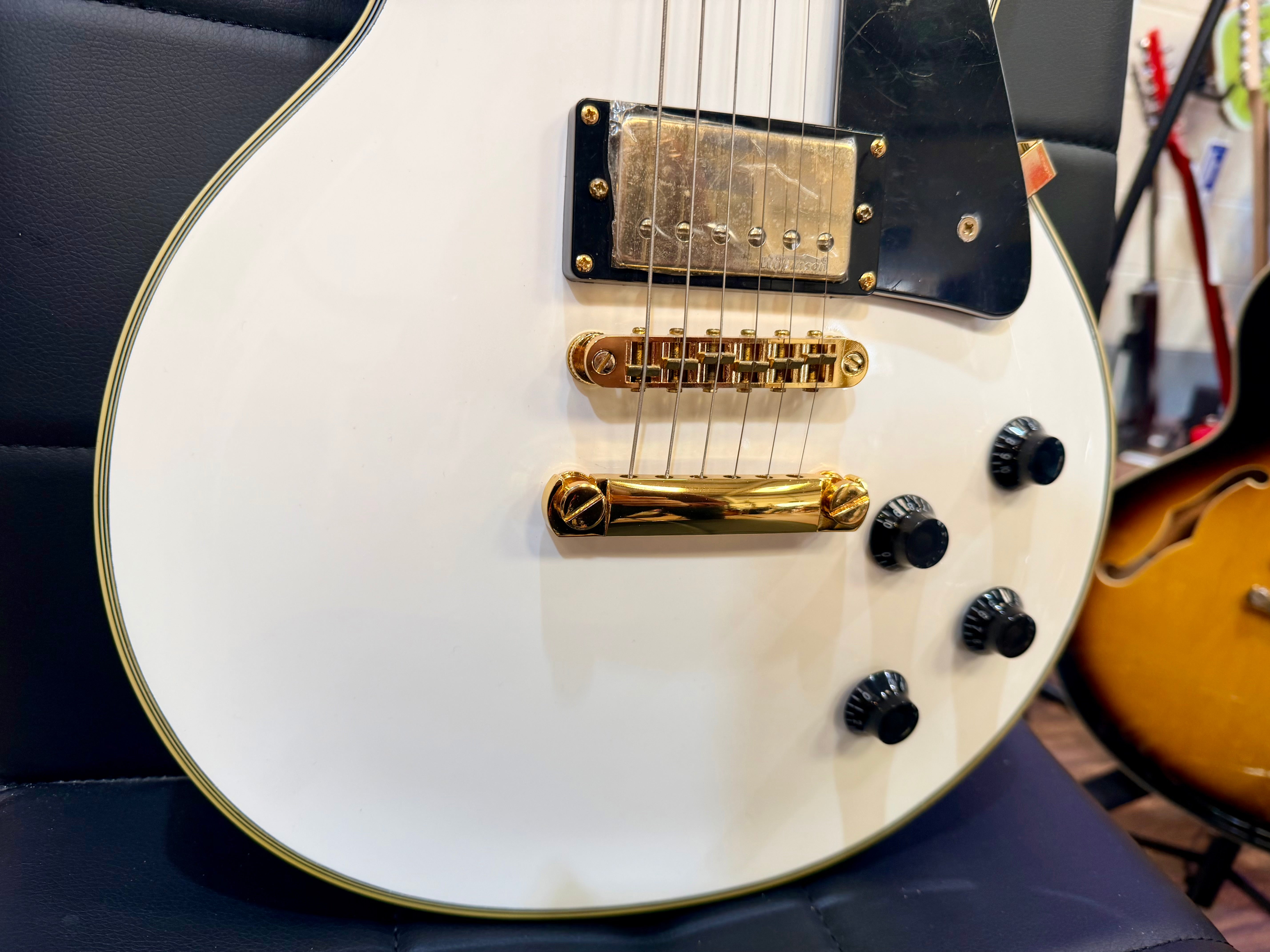🔥NEW🔥 Vintage V100 ReIssued Electric Guitar – Arctic White Les Paul V100AW!
