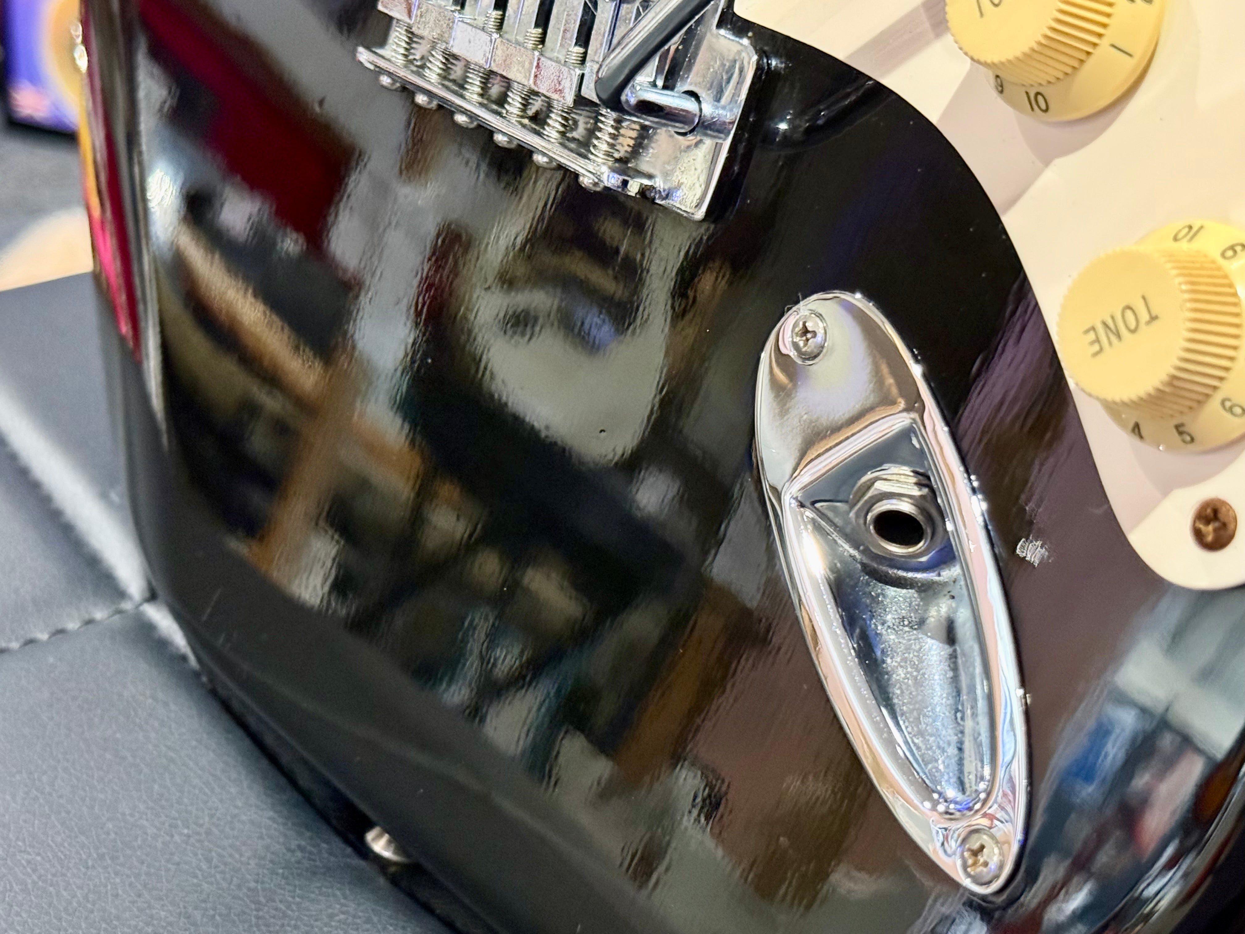 🌟RARE KOREAN🌟 1990’s Fender Squier Stratocaster~ Black & white Classic Strat!