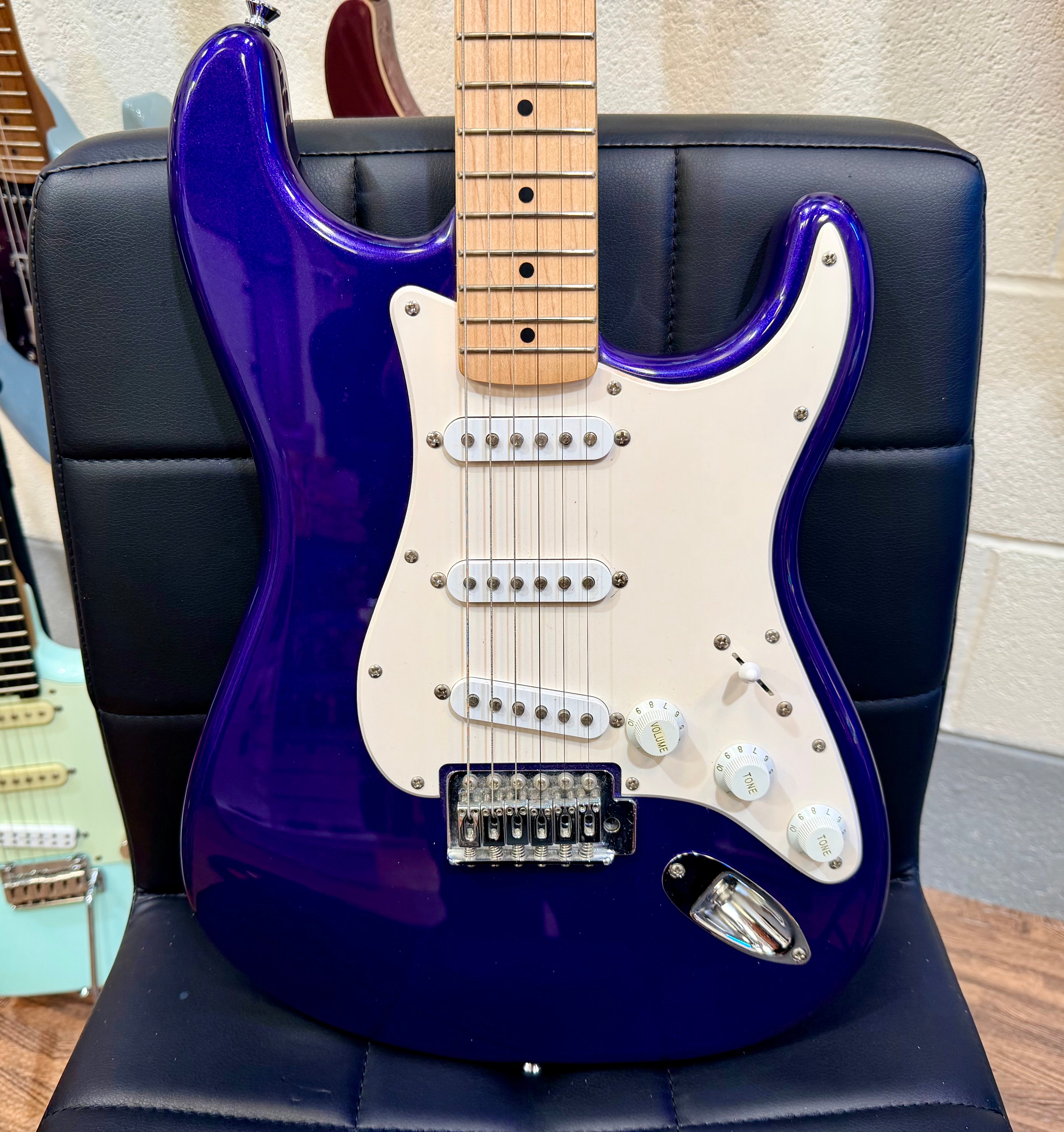 🌟LIMITED EDITION🌟 Fender Squier FSR Bullet Stratocaster~ Metallic Purple/Blue!