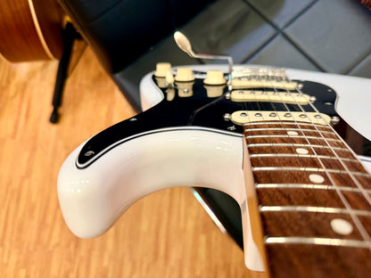 ⚡️2024⚡️ Fender Player II Stratocaster~ Polar White Electric Guitar~ Rosewood RW