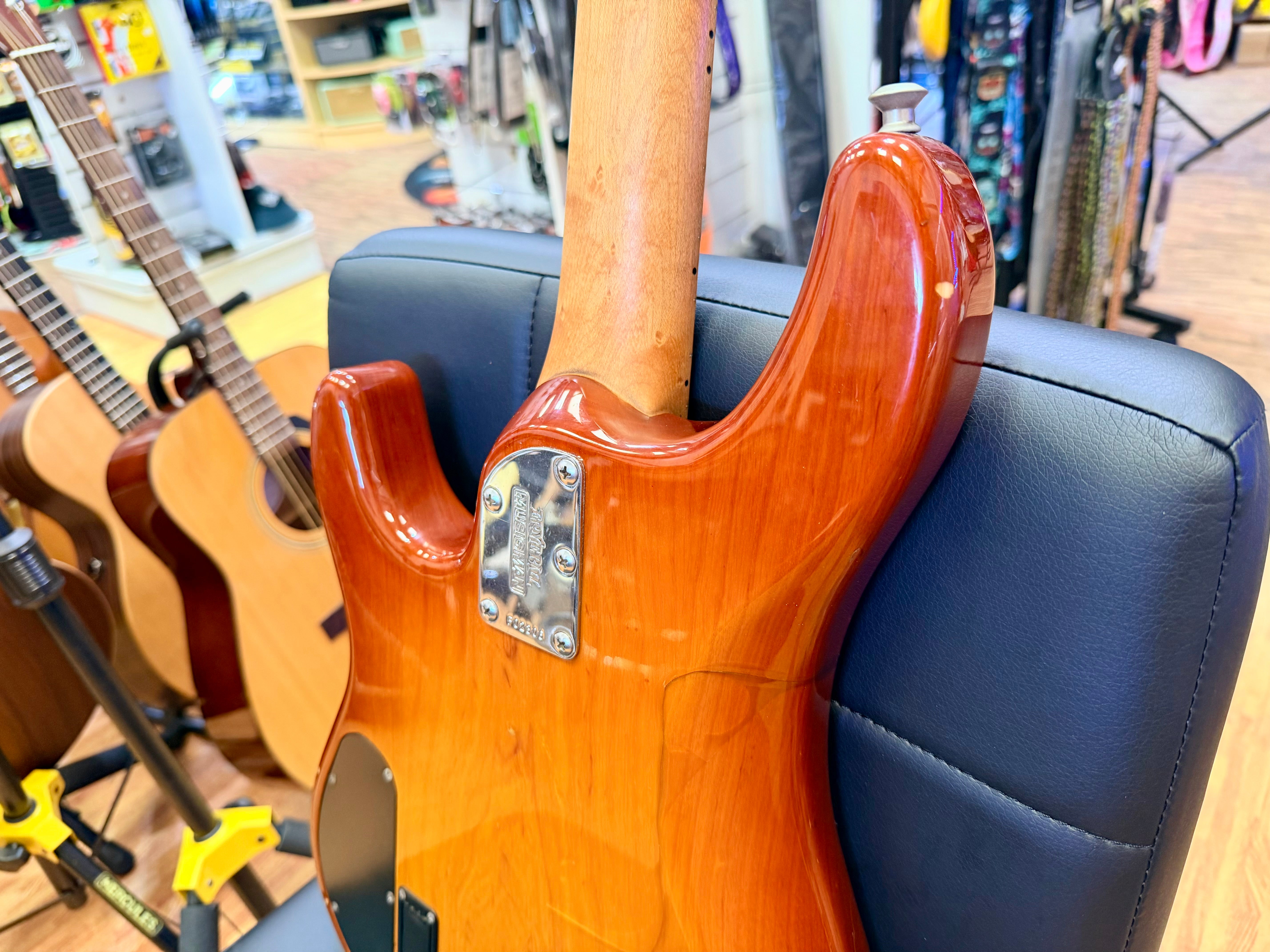 🇺🇸 Ernie Ball Music Man StingRay 4H 3EQ USA~ Honey Burst~ 2000 + Case 🇺🇸