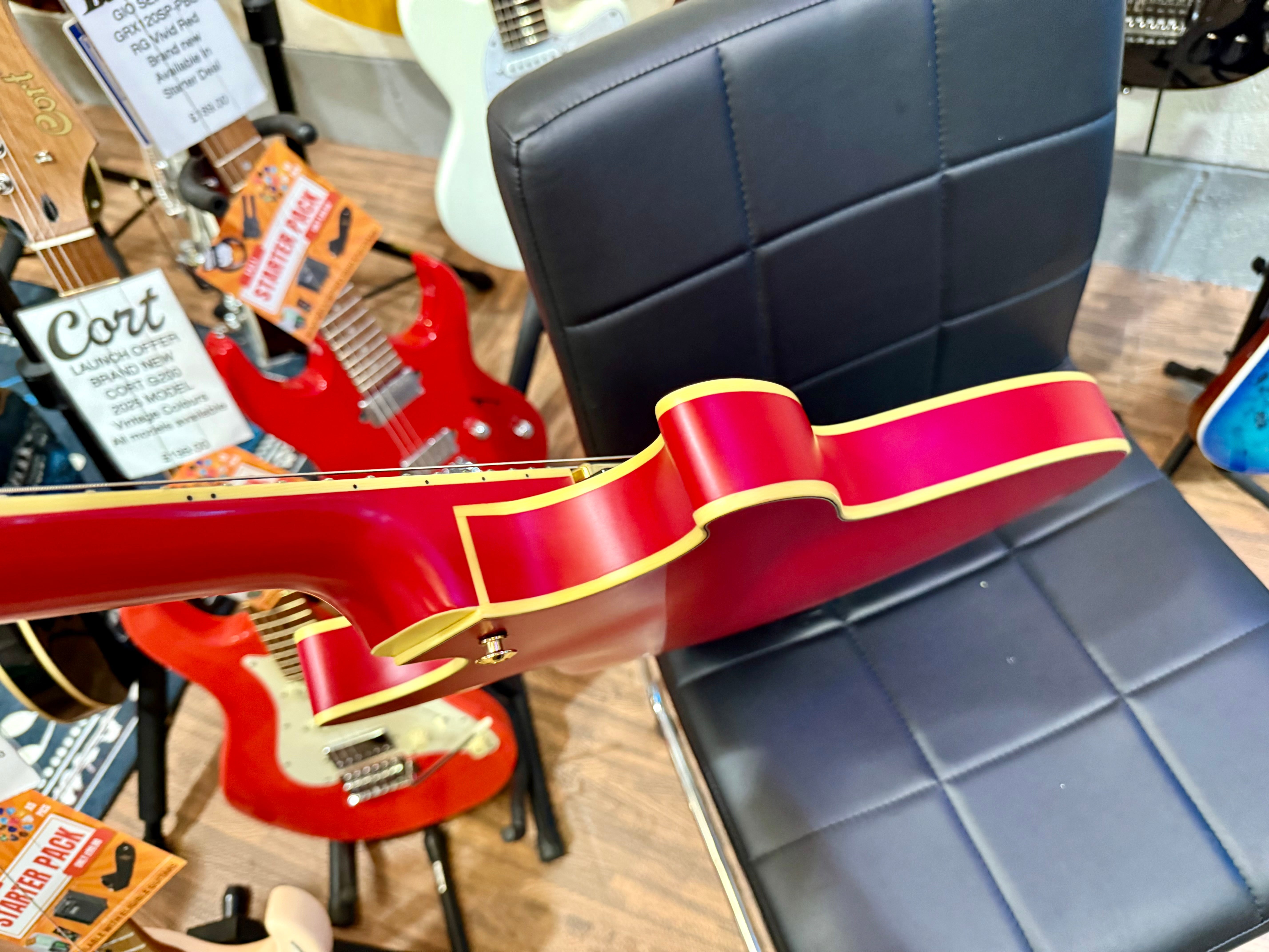 🌟2022 EX-DEMO🌟 Ibanez AMH90-CRF Artcore Expressionist~ Cherry Red Flat~ MINT!