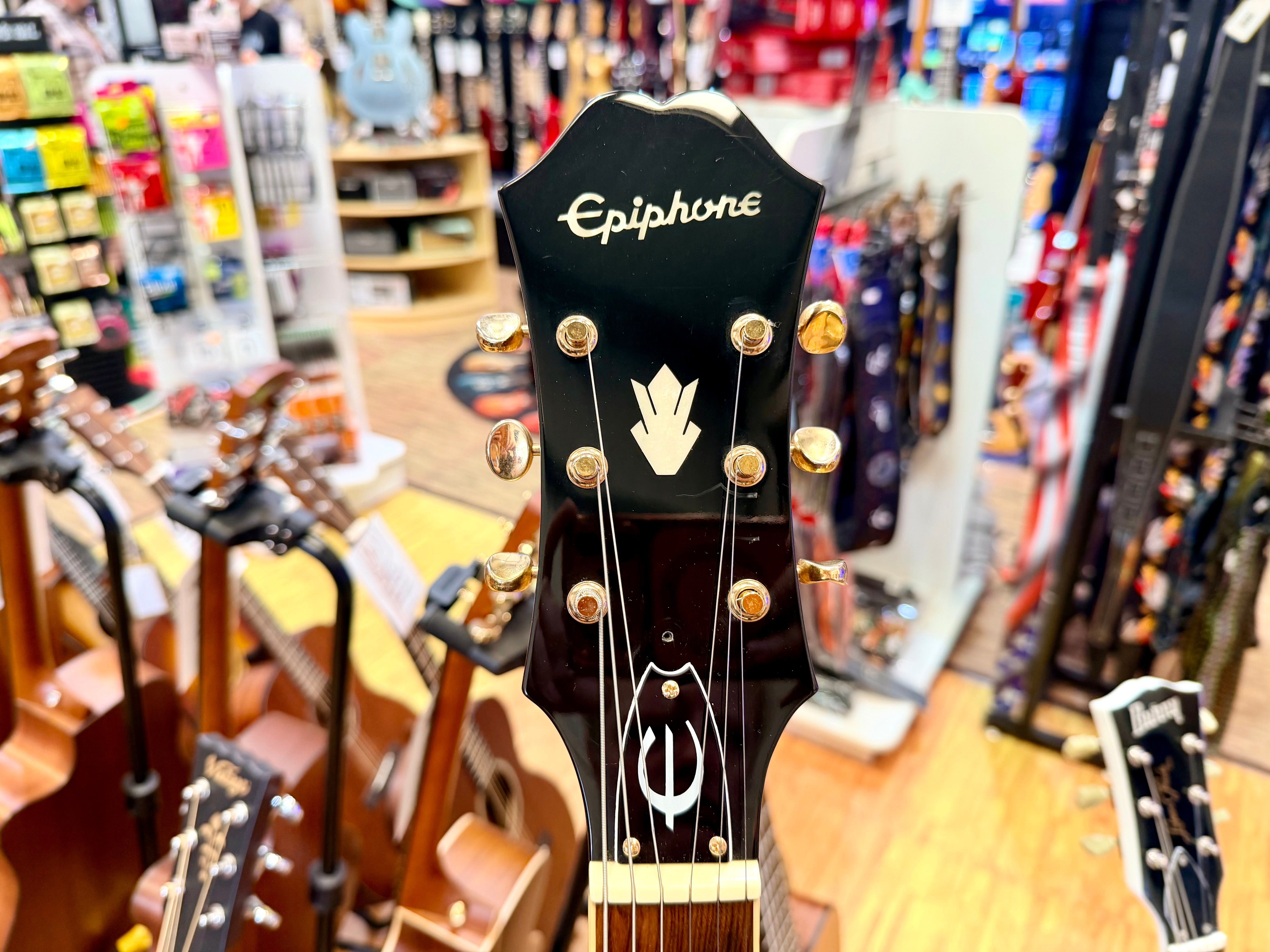 ✨2018✨ Epiphone Riviera Custom P93 Wine Red Bigsby P90 + New Gator Hard Case!