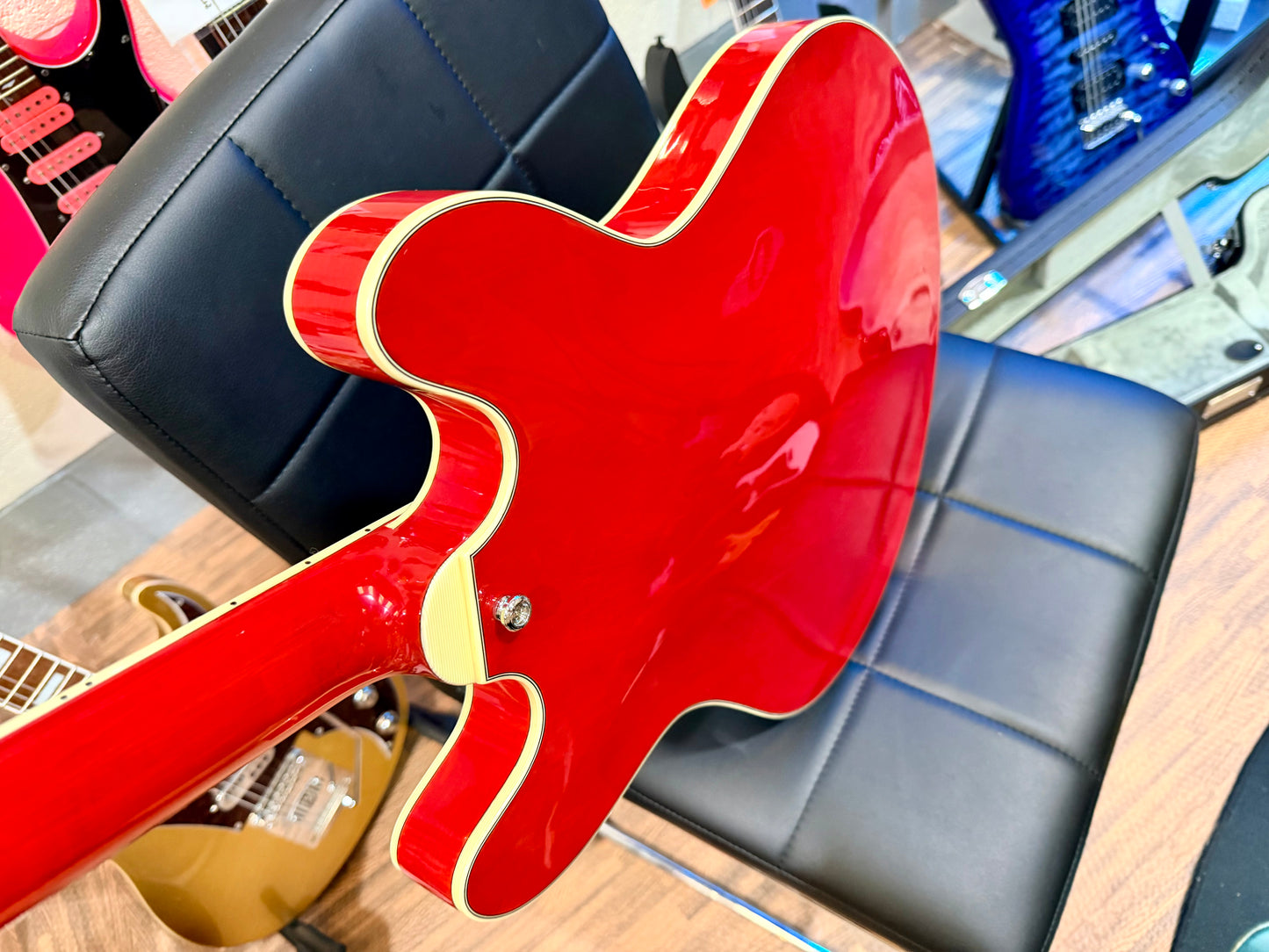 🍒MINT 2022 🍒 Eastman T386-RD Thinline Semi-Hollow ‘335’ Antique Red + Case!