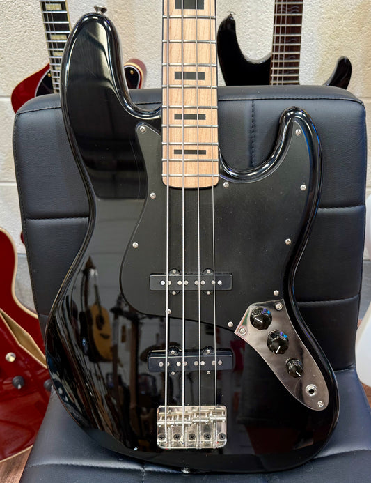 🎸 Fender Squier Classic Vibe '70s Jazz Bass~ Black~ Upgraded Neck 🎸