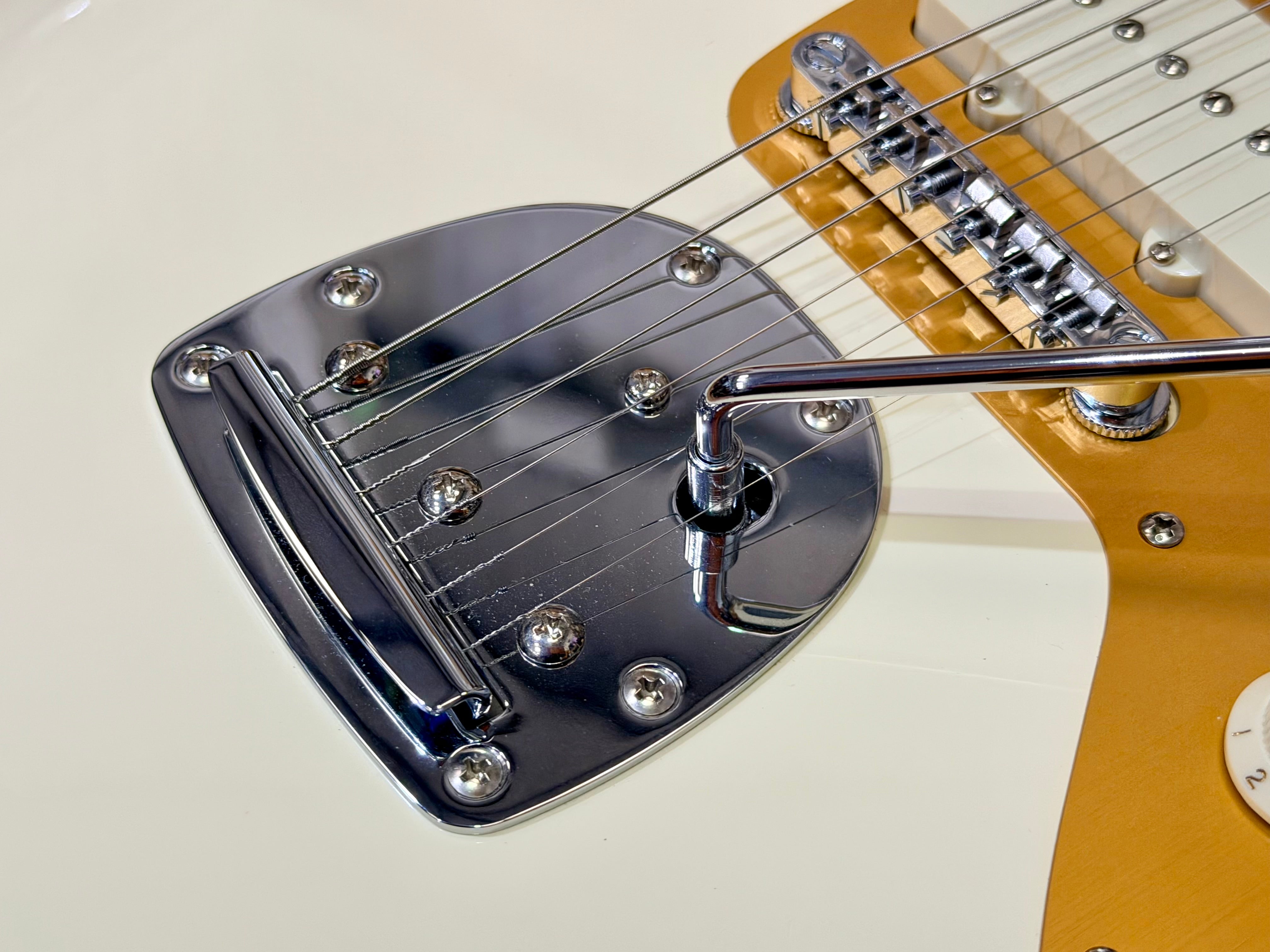 ✨2024✨ Fender Squier J Mascis Jazzmaster Vintage White & Gold~ MINT Condition!