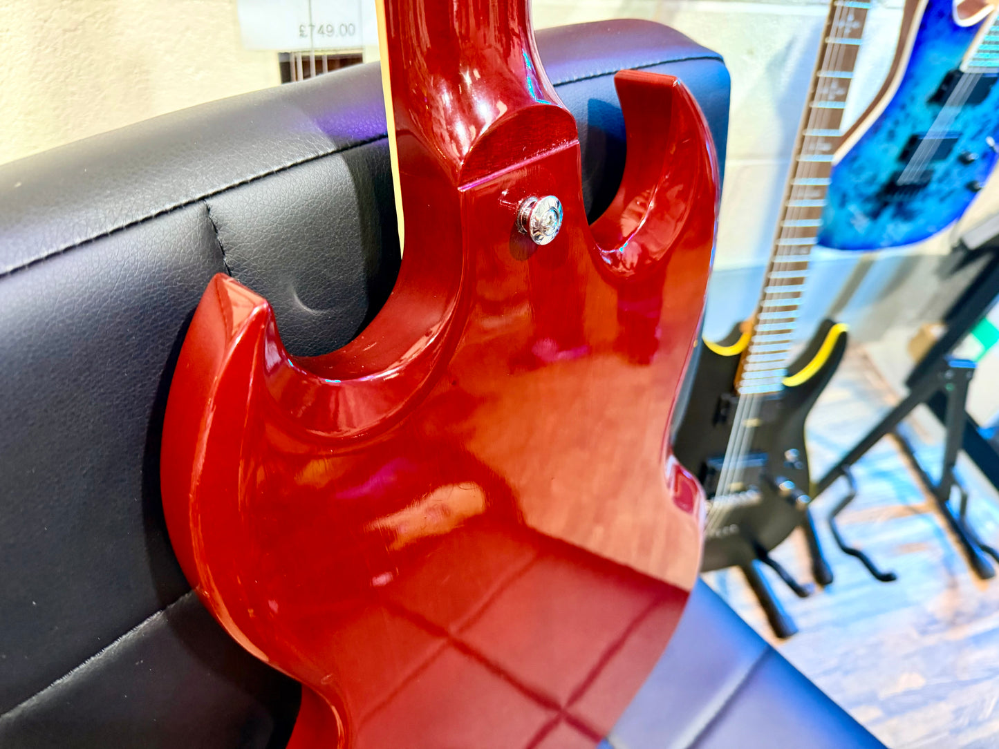 🍒2010🍒 Gibson SG Standard~ USA Made~ Heritage Cherry~ Hard Case~ Lovely!