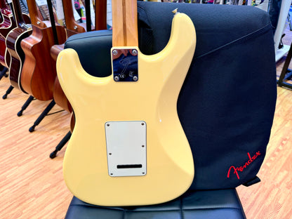 ✨MINT 2018✨ Fender Player Stratocaster HSS~ Buttercream Maple Neck + Gig Bag!