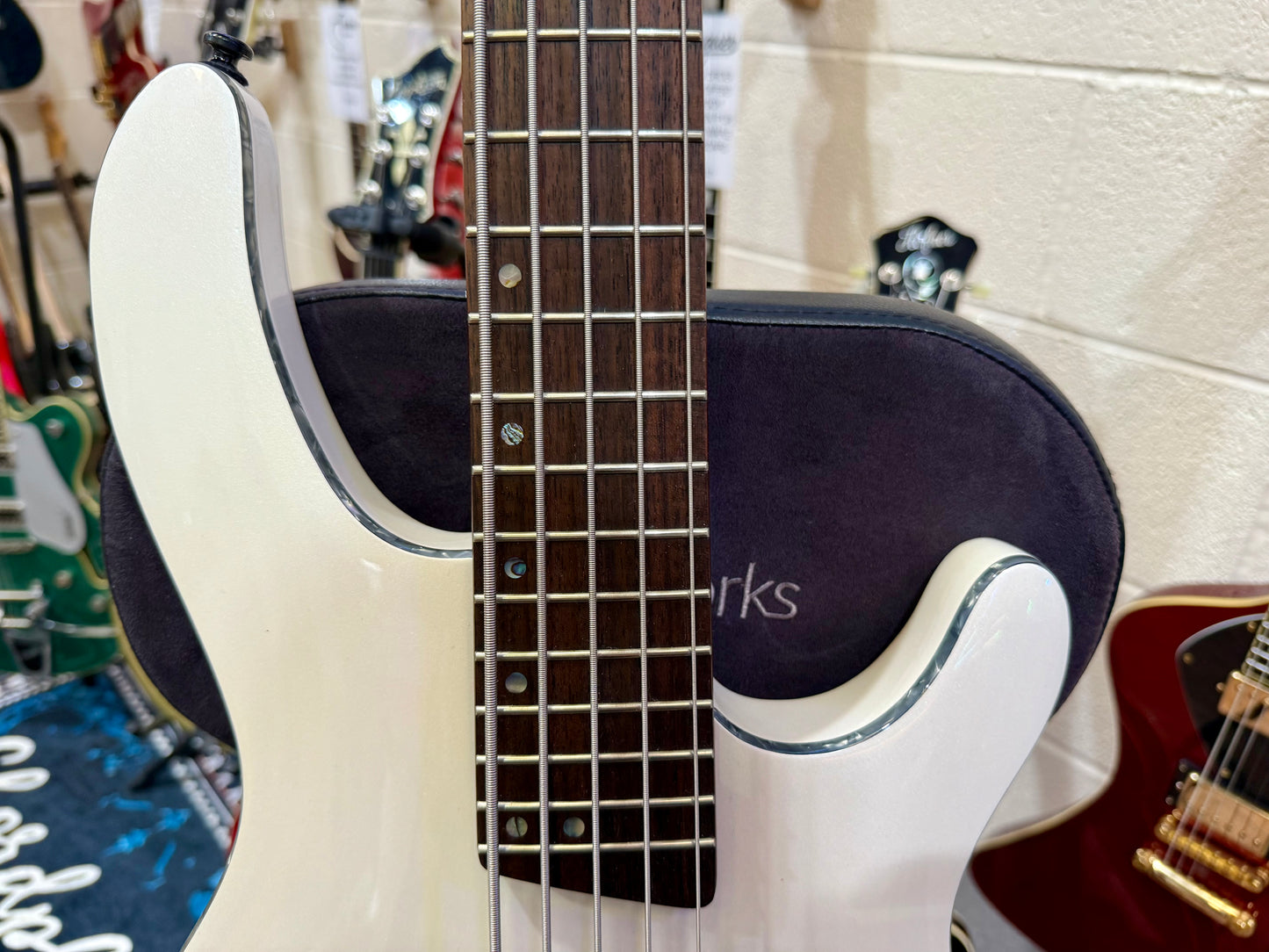 🌟MINT🌟 Cort C5-H 5 String Electric Active Bass Guitar~ Pearl White Finish!