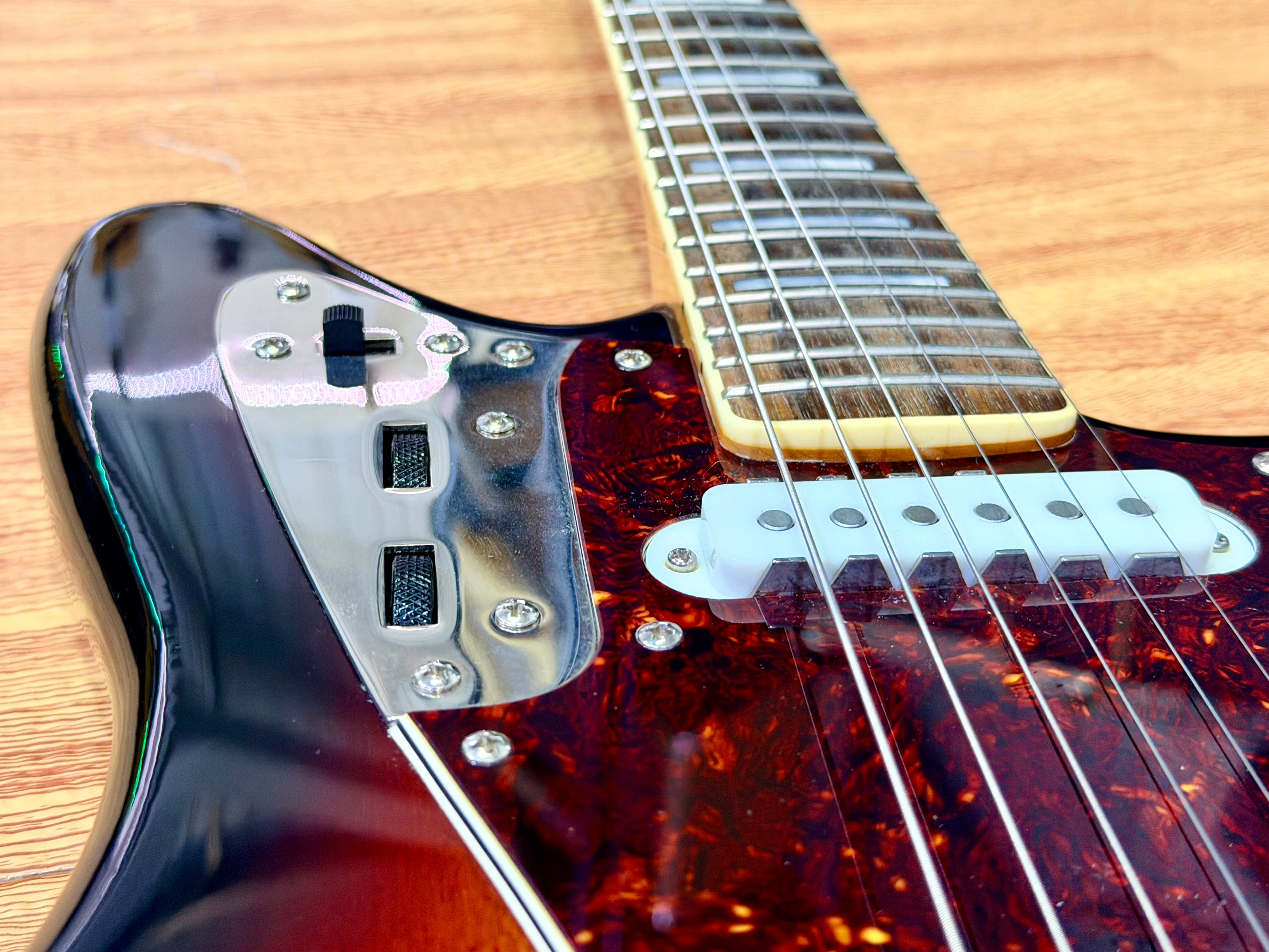 ✨2019✨ Fender Squier Classic Vibe '70s Jaguar~ 3-Tone Sunburst~ Electric Guitar