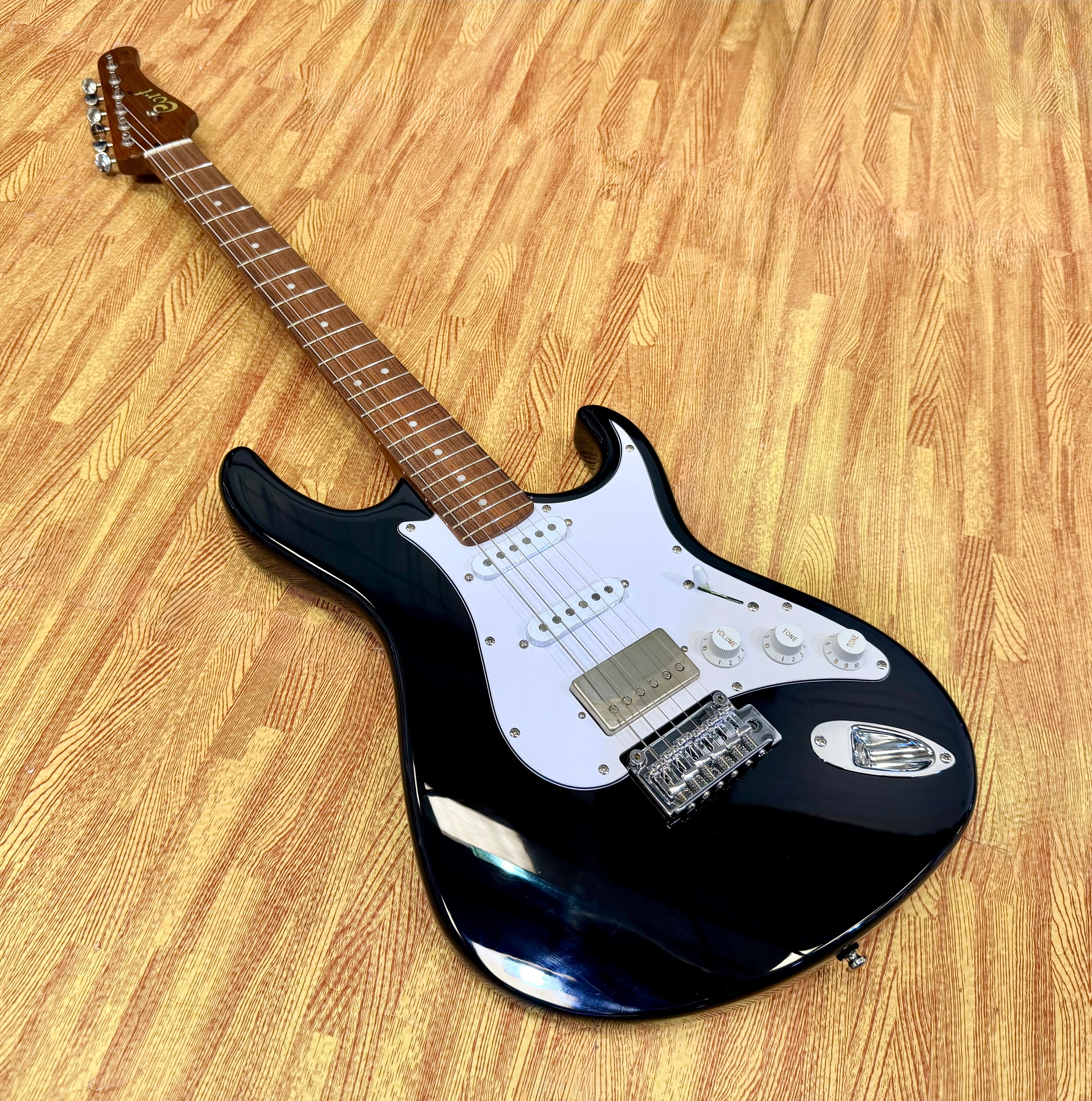 🌟 NEW Cort G260CS Black Electric Guitar~  Roasted Maple Neck HSS Pickups 🌟
