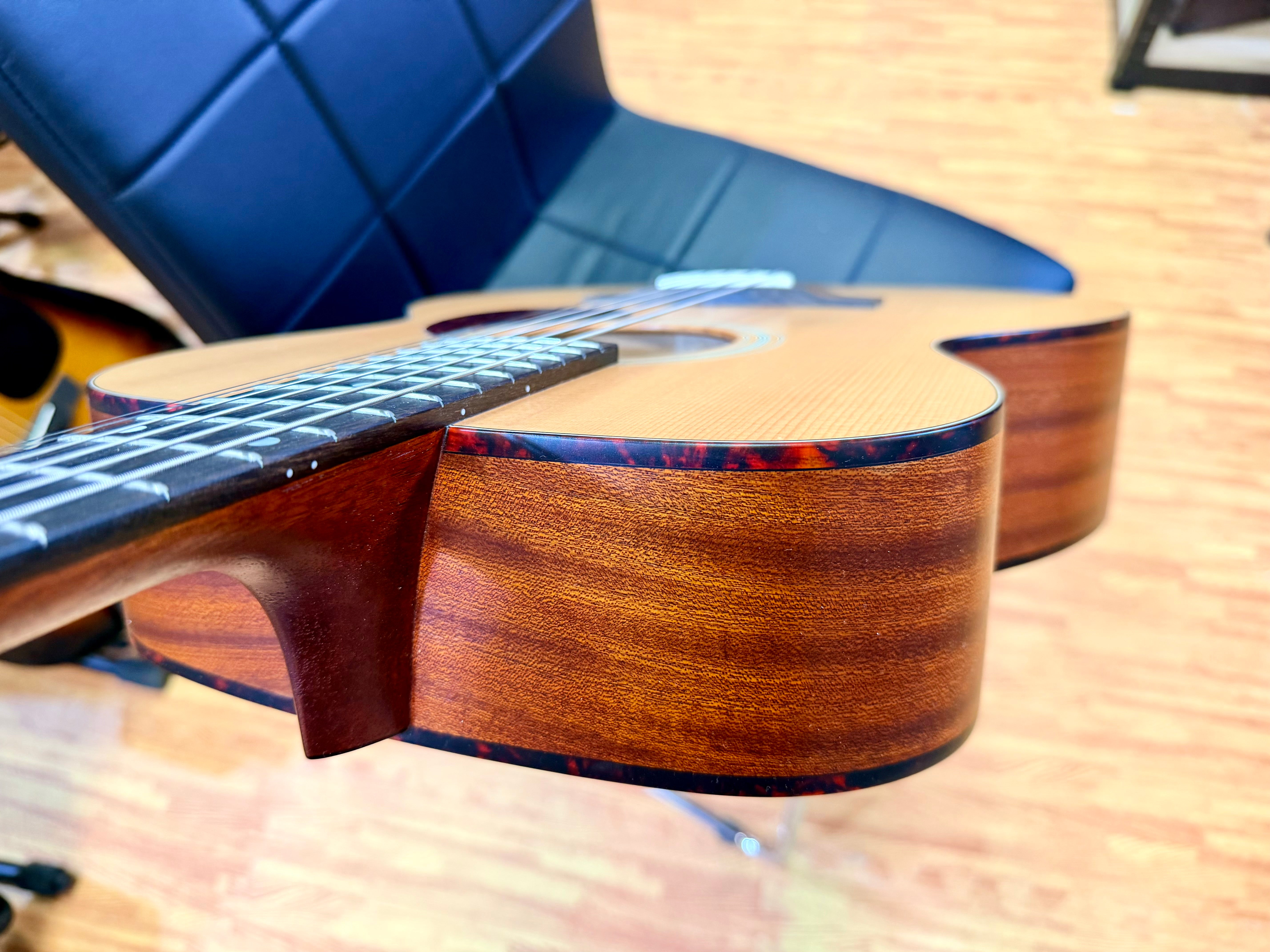 ✨2024✨ Eastman E1OM Orchestra Acoustic Guitar in Natural + Gig Bag~ All Solid!