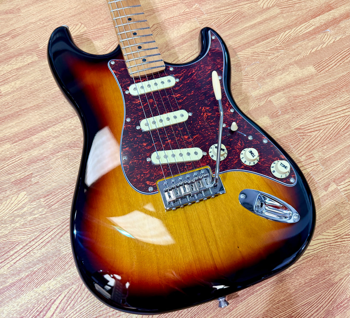 Jet JS-300 Electric Guitar~ Sunburst~ Roasted Maple~ Strat~ 2026!