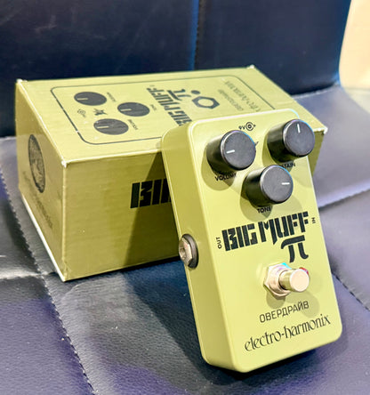 🎸 Electro Harmonix EHX Big Muff~ Green Russian Fuzz Pedal~ Boxed 🎸