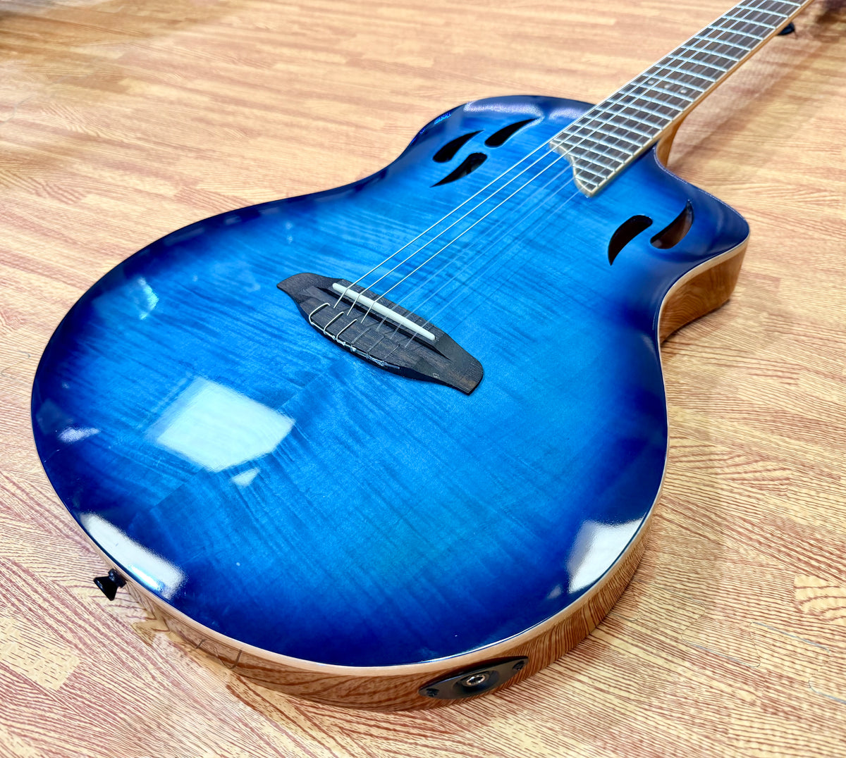 🔥NEW🔥 Ortega TourPlayer Deluxe RTPDLX-FMA Nylon Electro-Acoustic Guitar Blue!