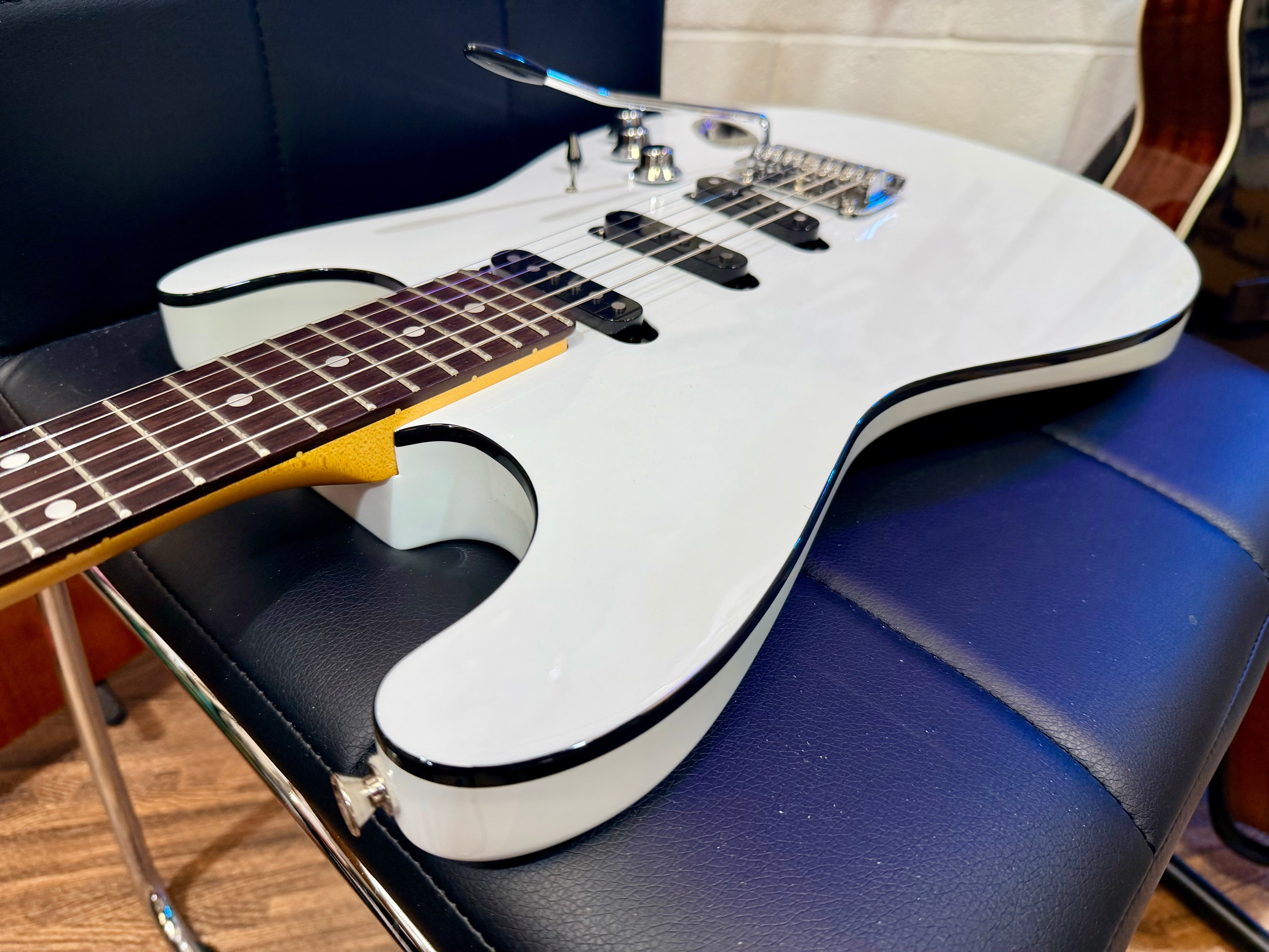 🔥MINT🔥 Fender Aerodyne Special Stratocaster~ Bright White~ 2022 Made In Japan!