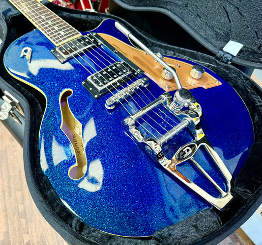 ✨MINT 2020✨ Duesenberg Starplayer TV Hollowbody~ Blue Sparkle~ Custom Case!