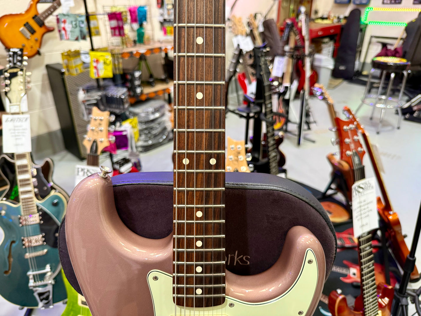 🌟2020🌟 Fender Vintera '60s Stratocaster Modified~ Burgundy Mist Metallic~ Case