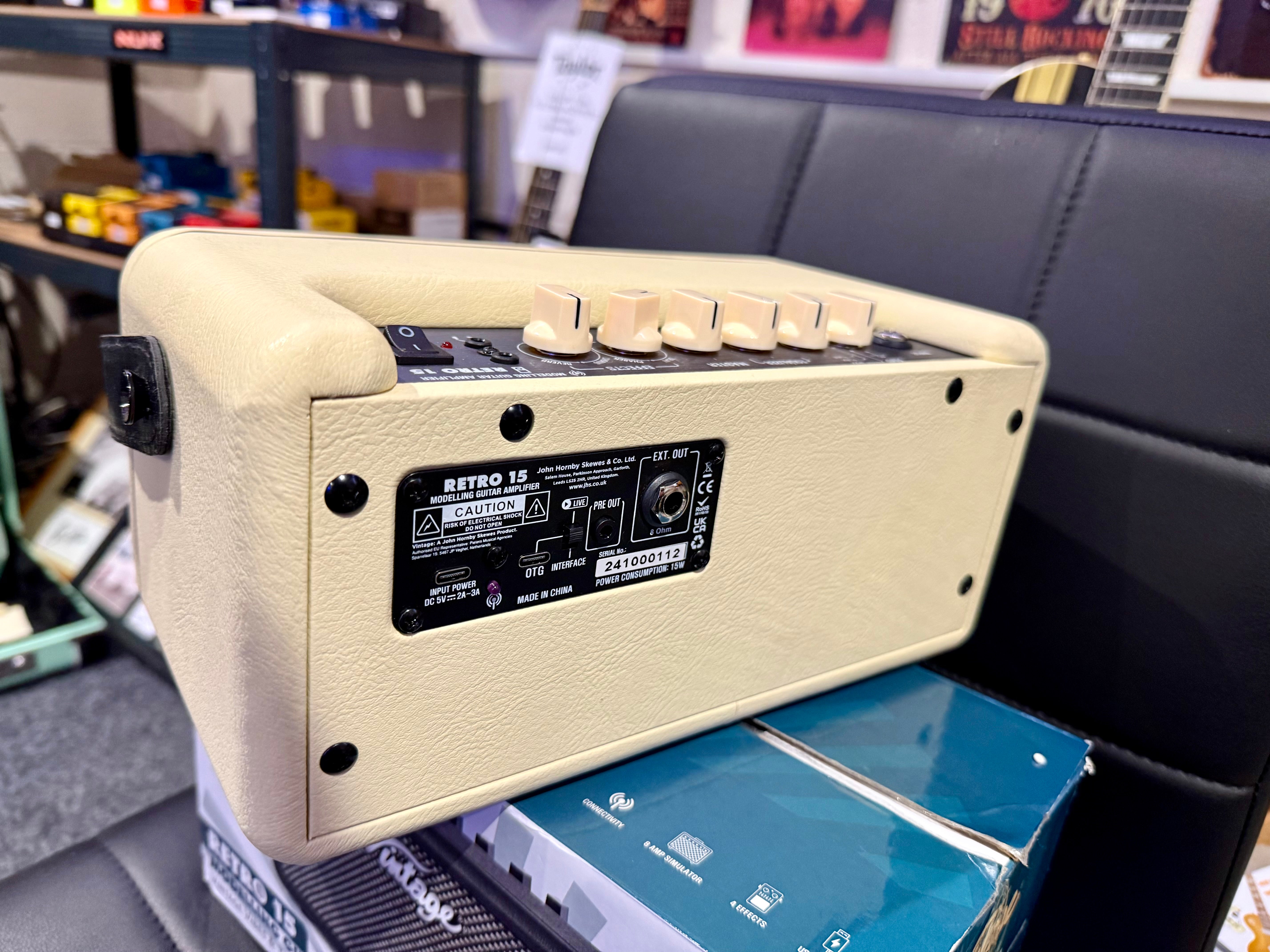 🌟NEW RELEASE🌟 Vintage Retro 15~ 15W Guitar Modelling Amplifier~ Vintage White!