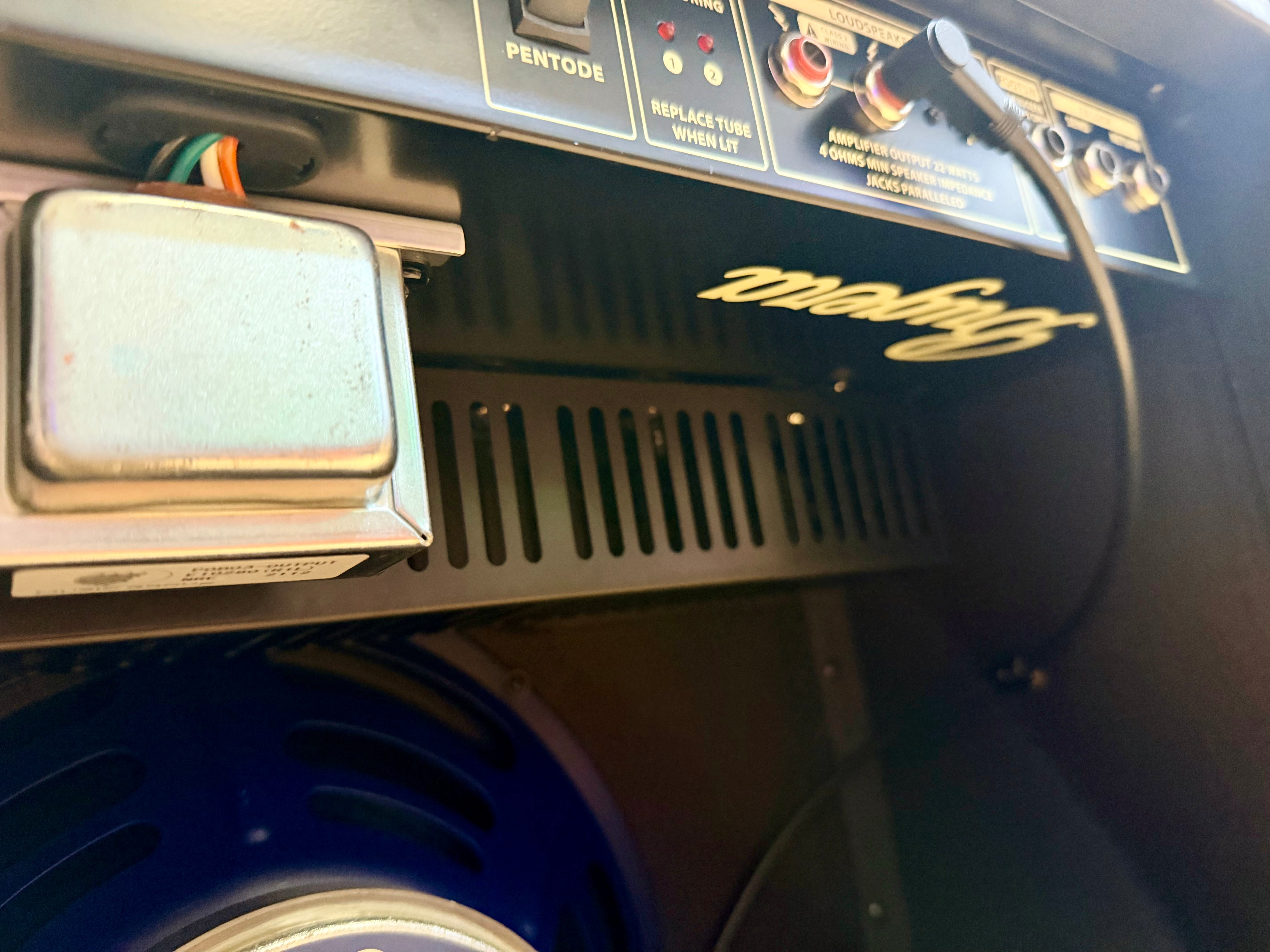 ✨ Bugera V22 Infinium 22W All Valve Combo Guitar Amp 12” Turbosound Speaker ✨