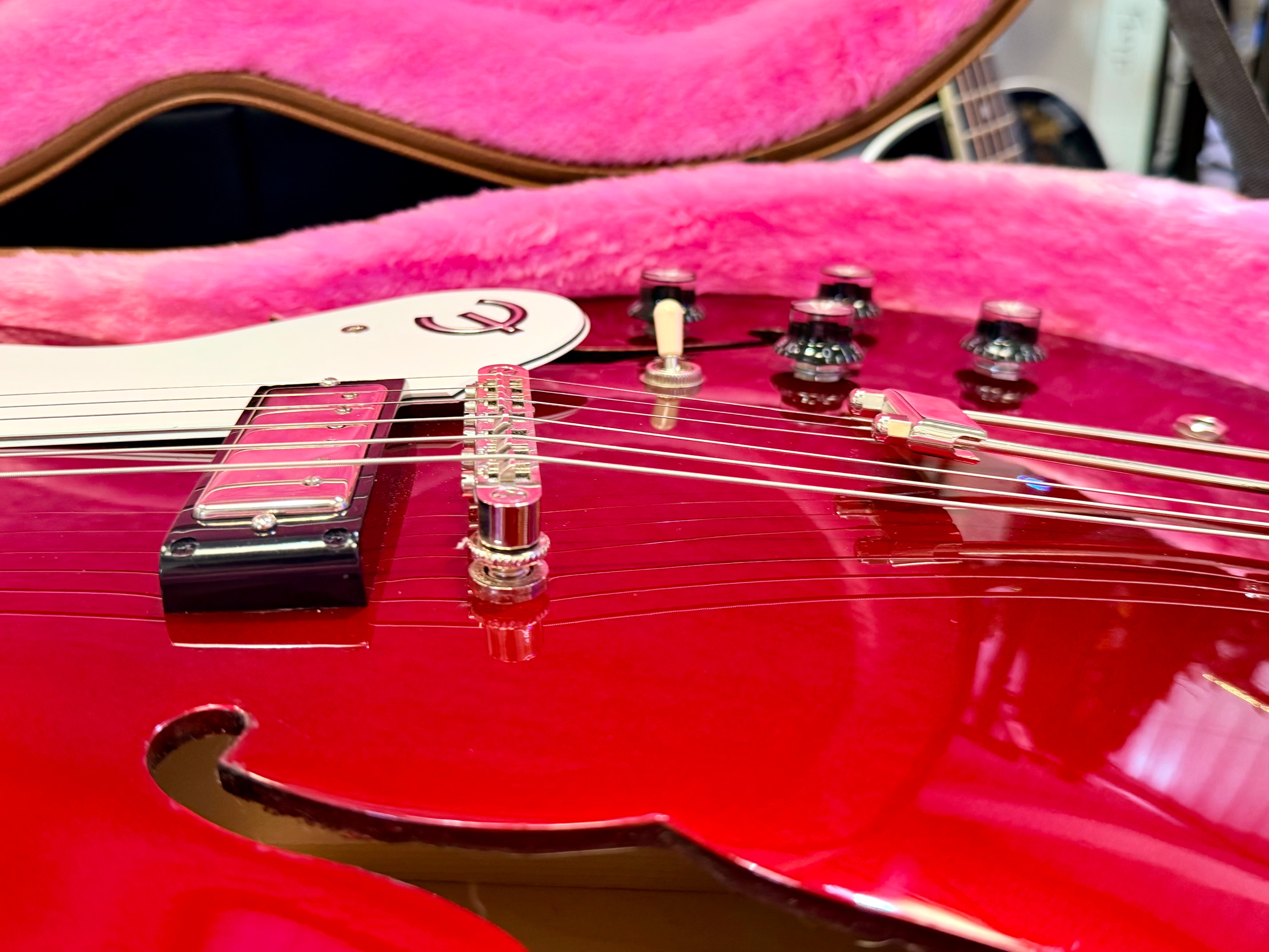 ✨2023✨ Epiphone Riviera Semi-Hollow Sparkling Burgundy~ Frequensator~ Hard Case