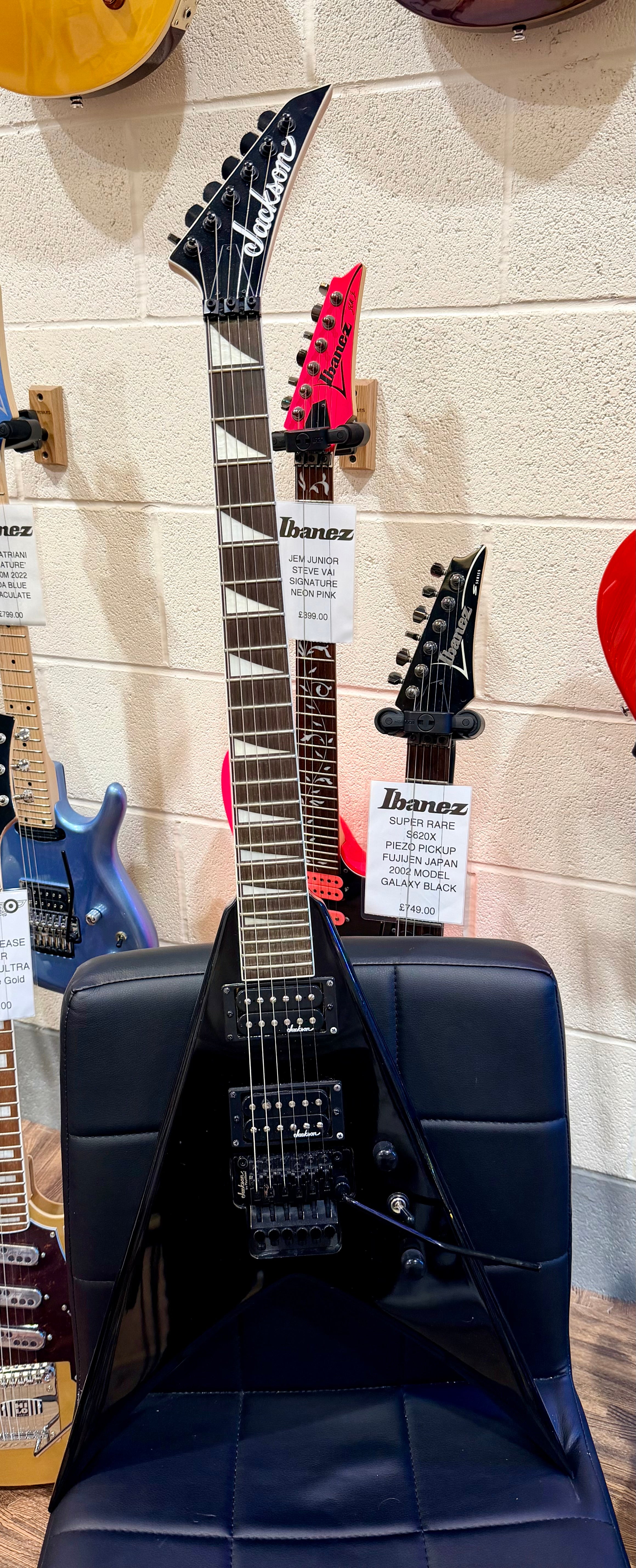 🔥2020🔥 Jackson JS Series King V JS32~ Gloss Black Flying V~ Floyd Rose!